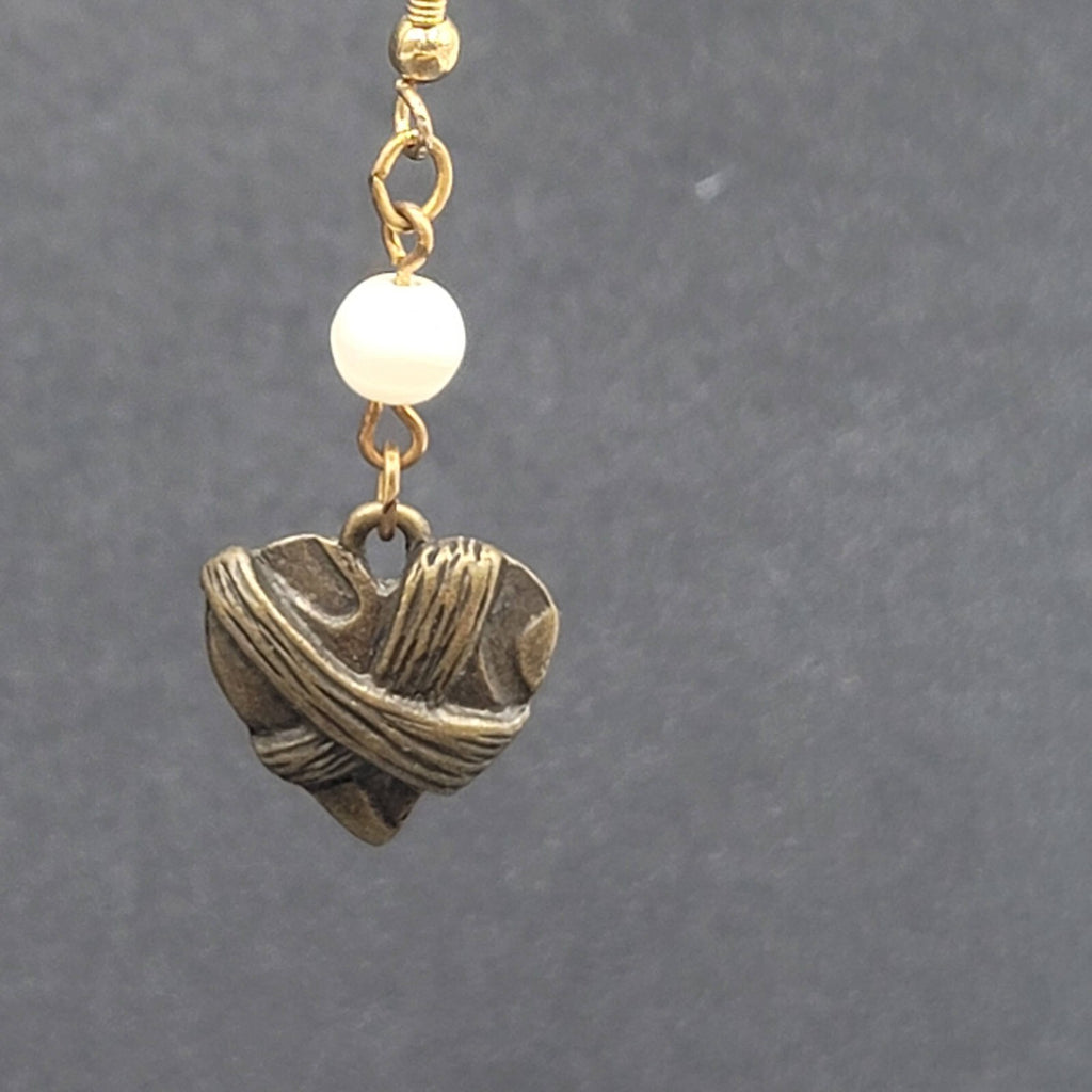 Pierced Earrings Gold tone Metal Heart White Bead Dangle 1.5"