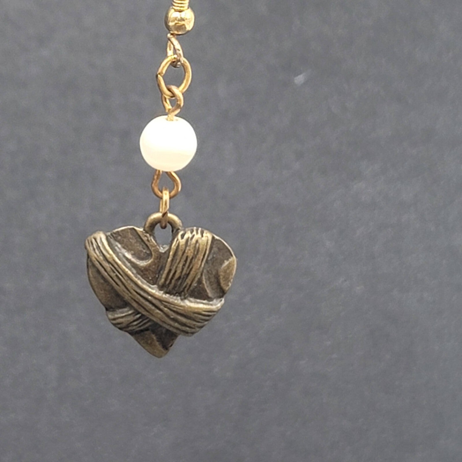 Pierced Earrings Gold tone Metal Heart White Bead Dangle 1.5"