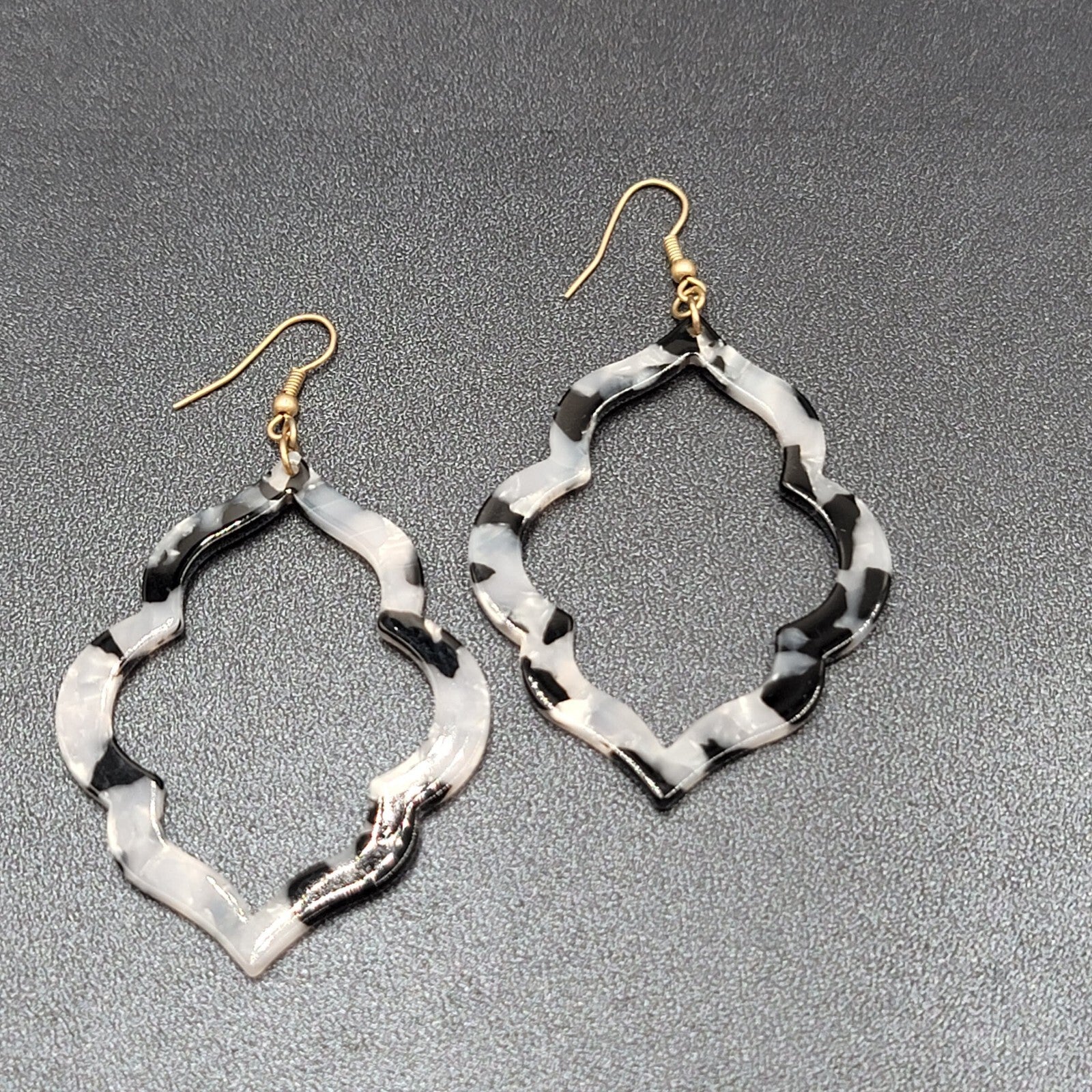 Pierced Earrings Black Gray Acrylic Open Statement Dangle 2.5"