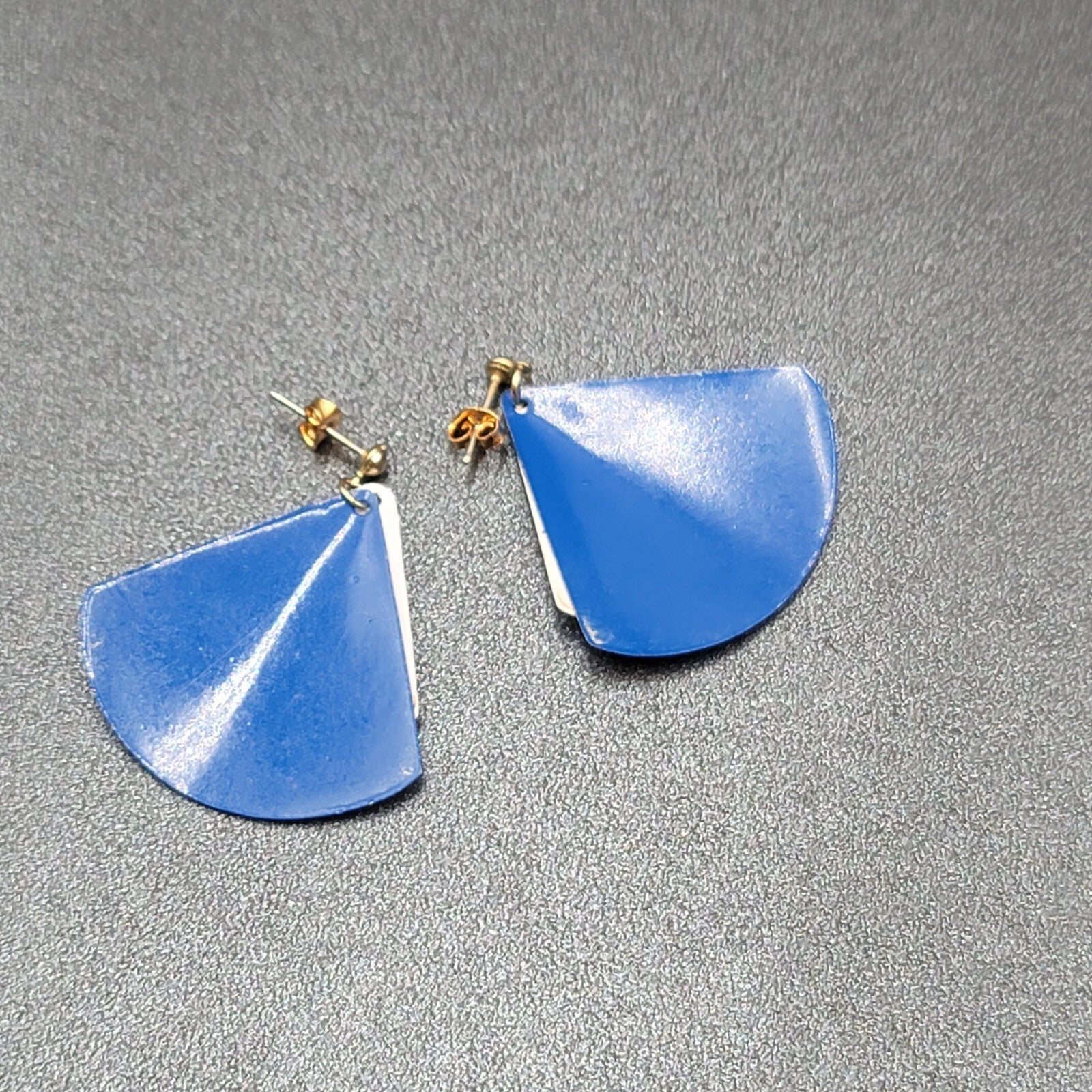 Vintage Pierced Earrings Blue White Enamel Triangle Dangle 1.5"