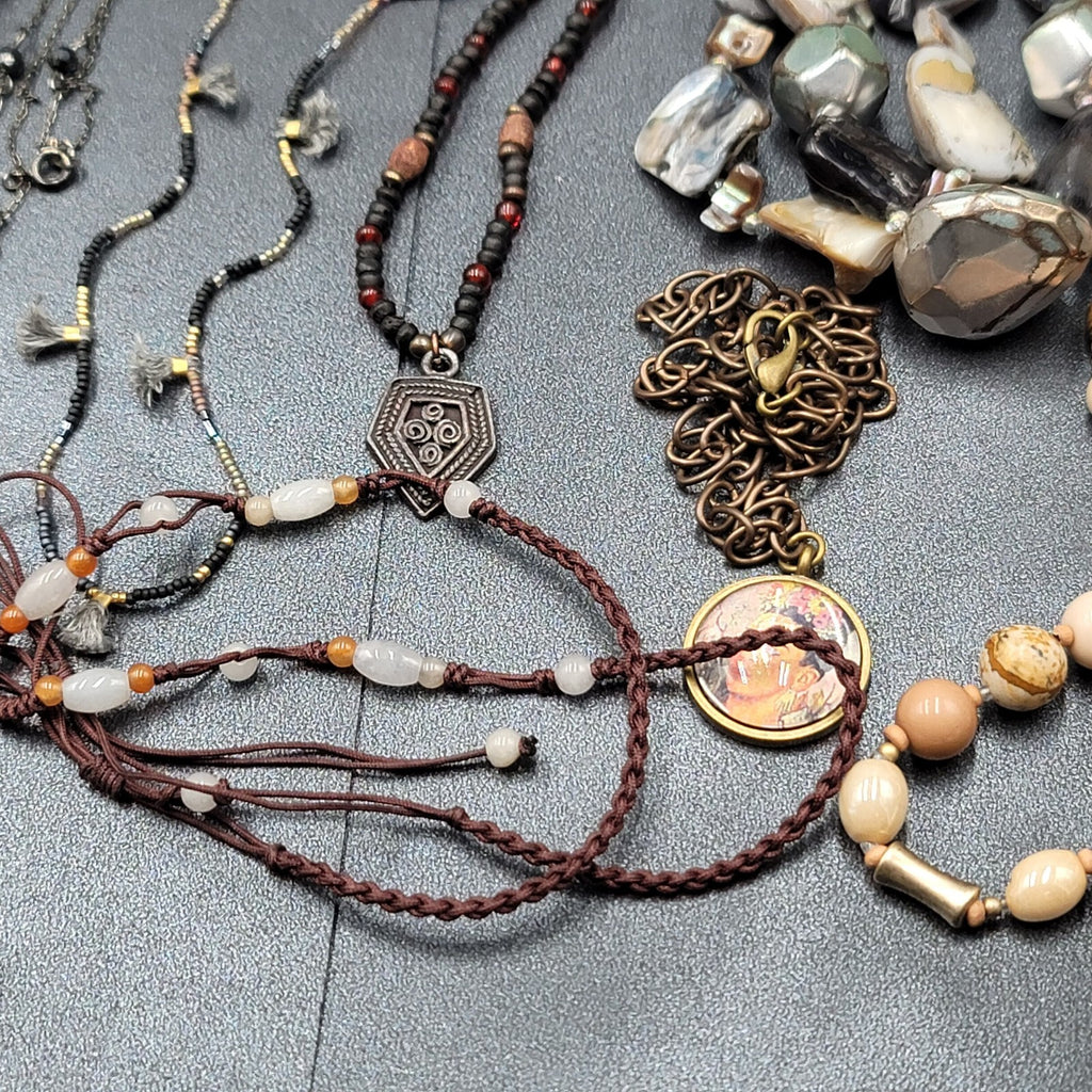 Colorful Jewelry Lot Necklaces Bracelets Pendant 48 pcs