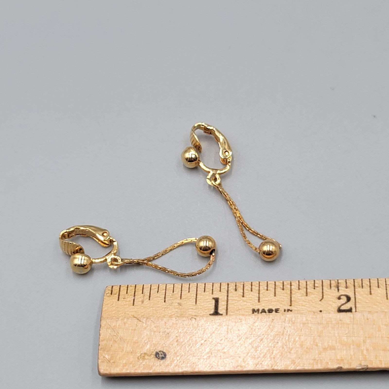 Vintage Gold tone Chain Bead Dangle Clip on Earrings 1 in