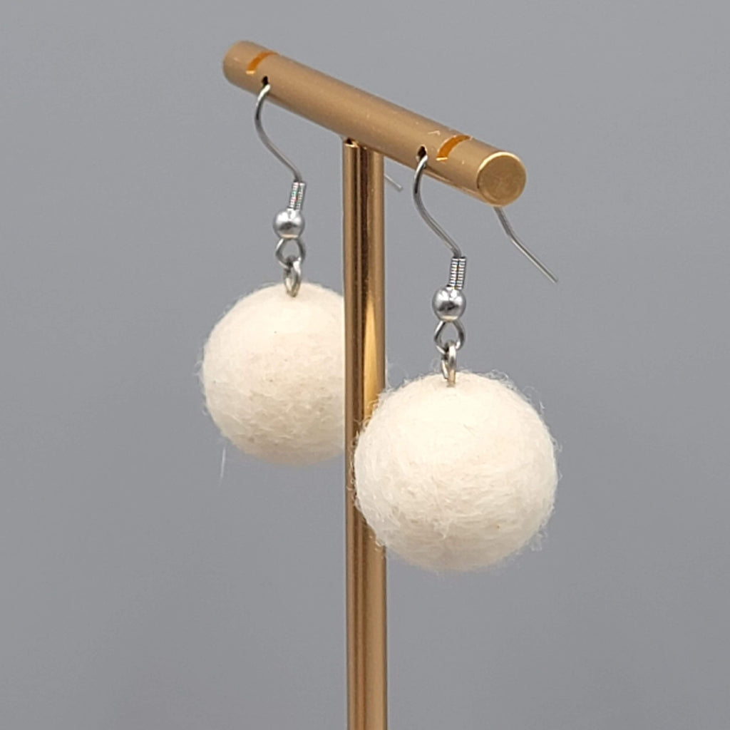 White Wool Ball Bead Pierced Earrings Silver tone Dangle 3/4"