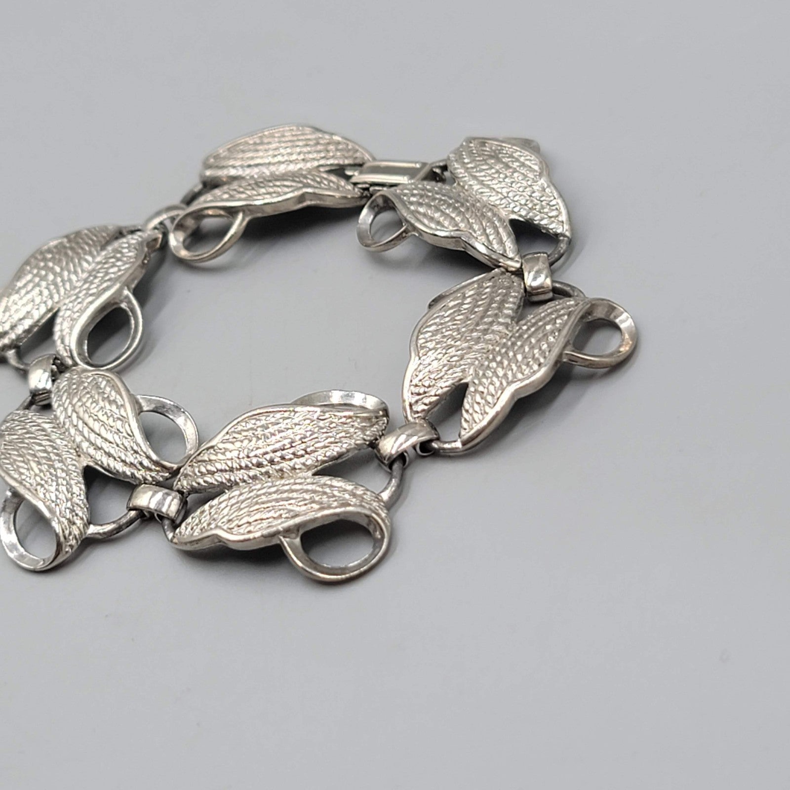 Vintage Bracelet Silver tone Textured Leaves 7.25 in