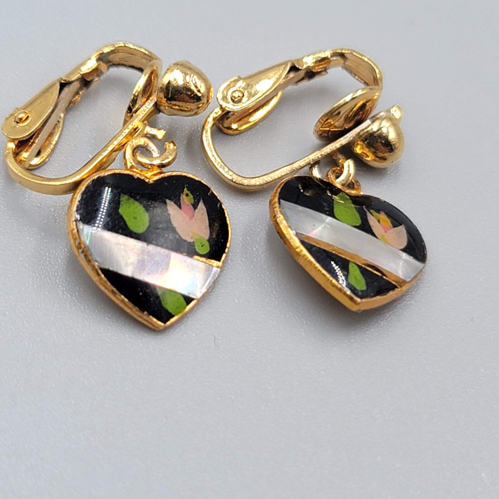 Vintage Black Heart Dangle Clip on Earrings Gold tone Flower 1/2"