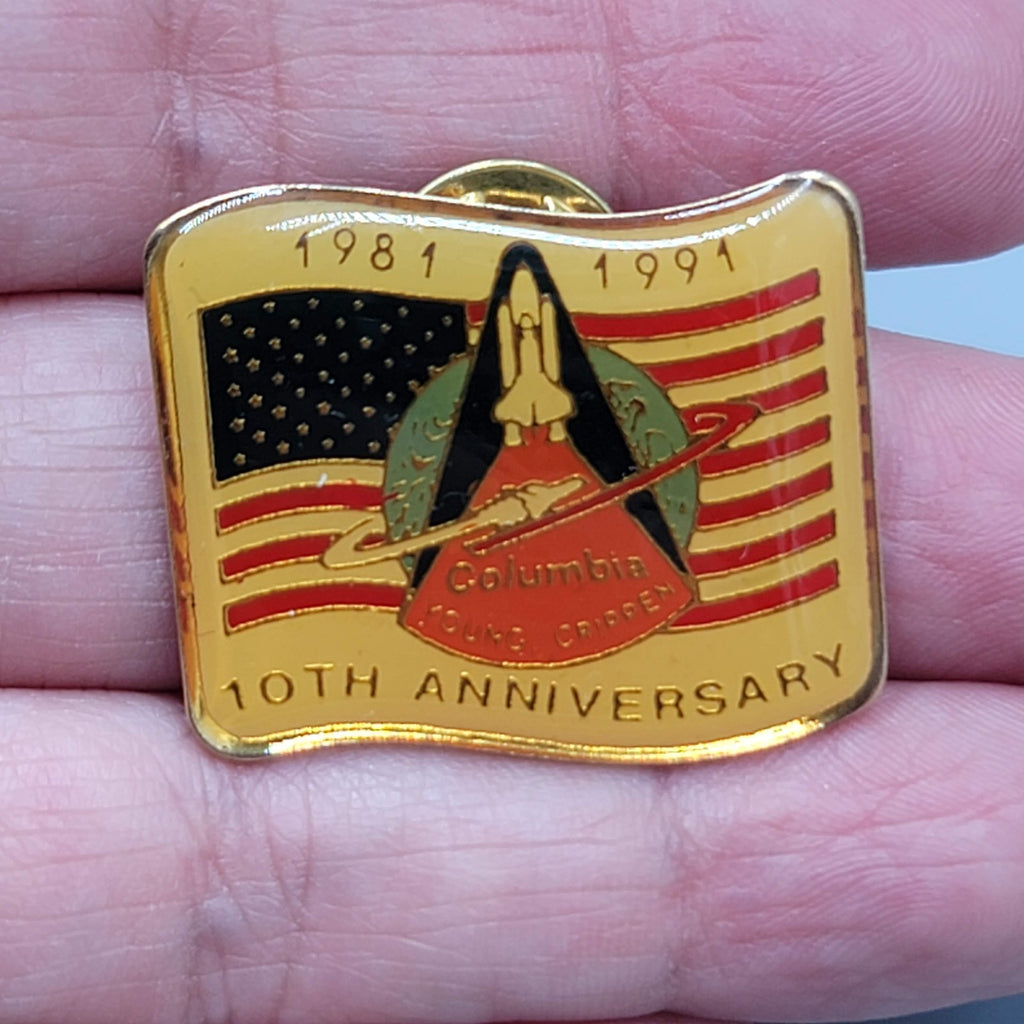 Vtg NASA 1991 Columbia Space Shuttle 10 Th Anniversary Gold Tone Lapel Pin