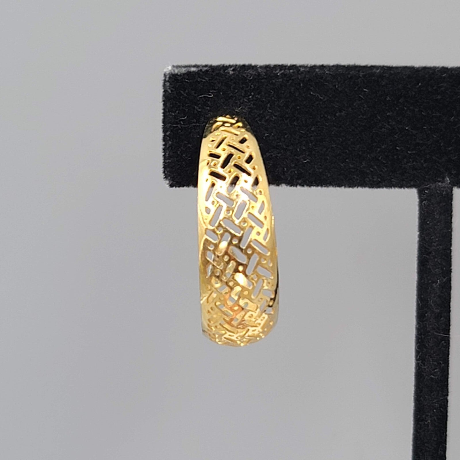 Filigree Hoops Pierced Earrings Gold Plated 1" Lightweight