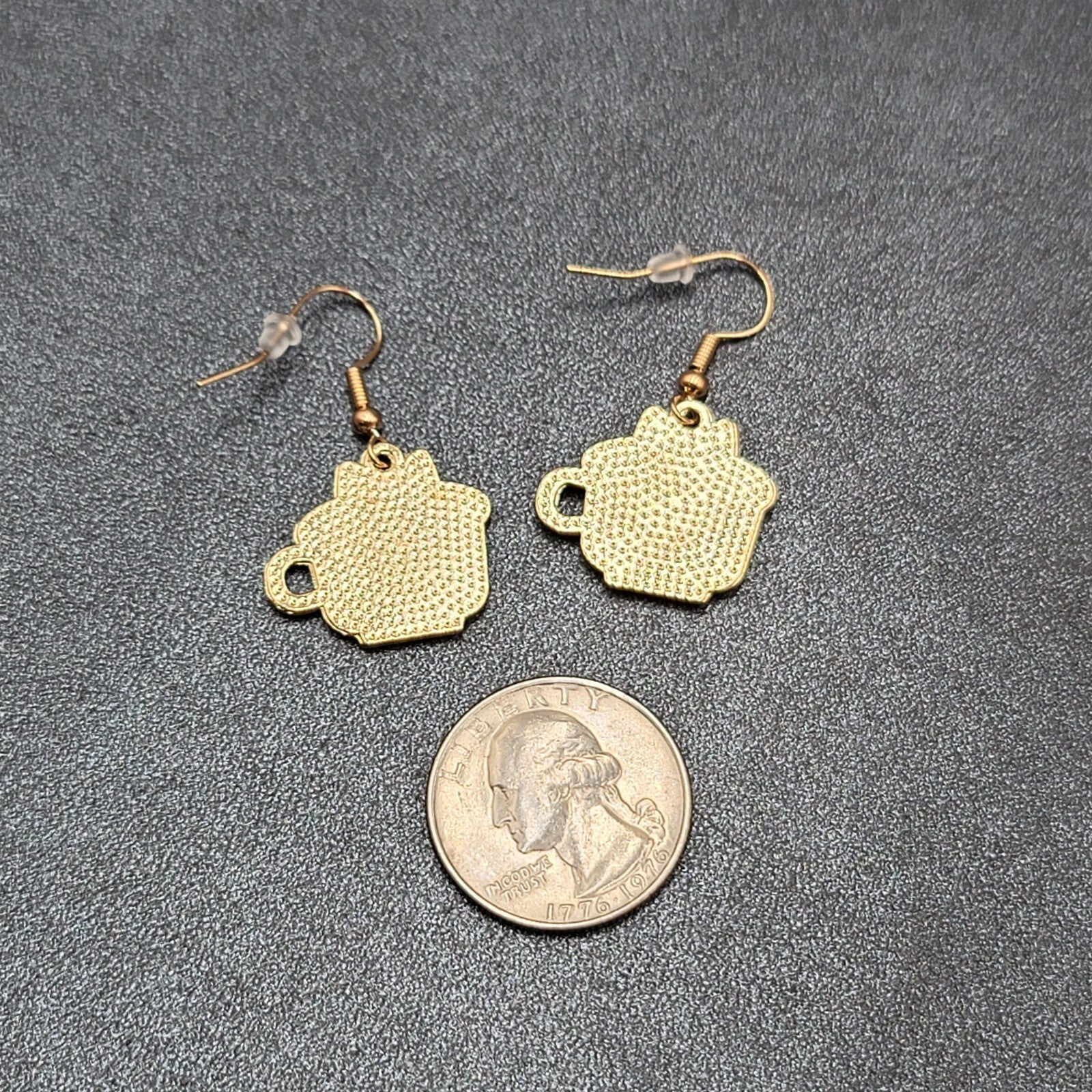 Pierced Earrings Gold tone Enamel Kitty Cat in Tea cup Dangle 3/4"