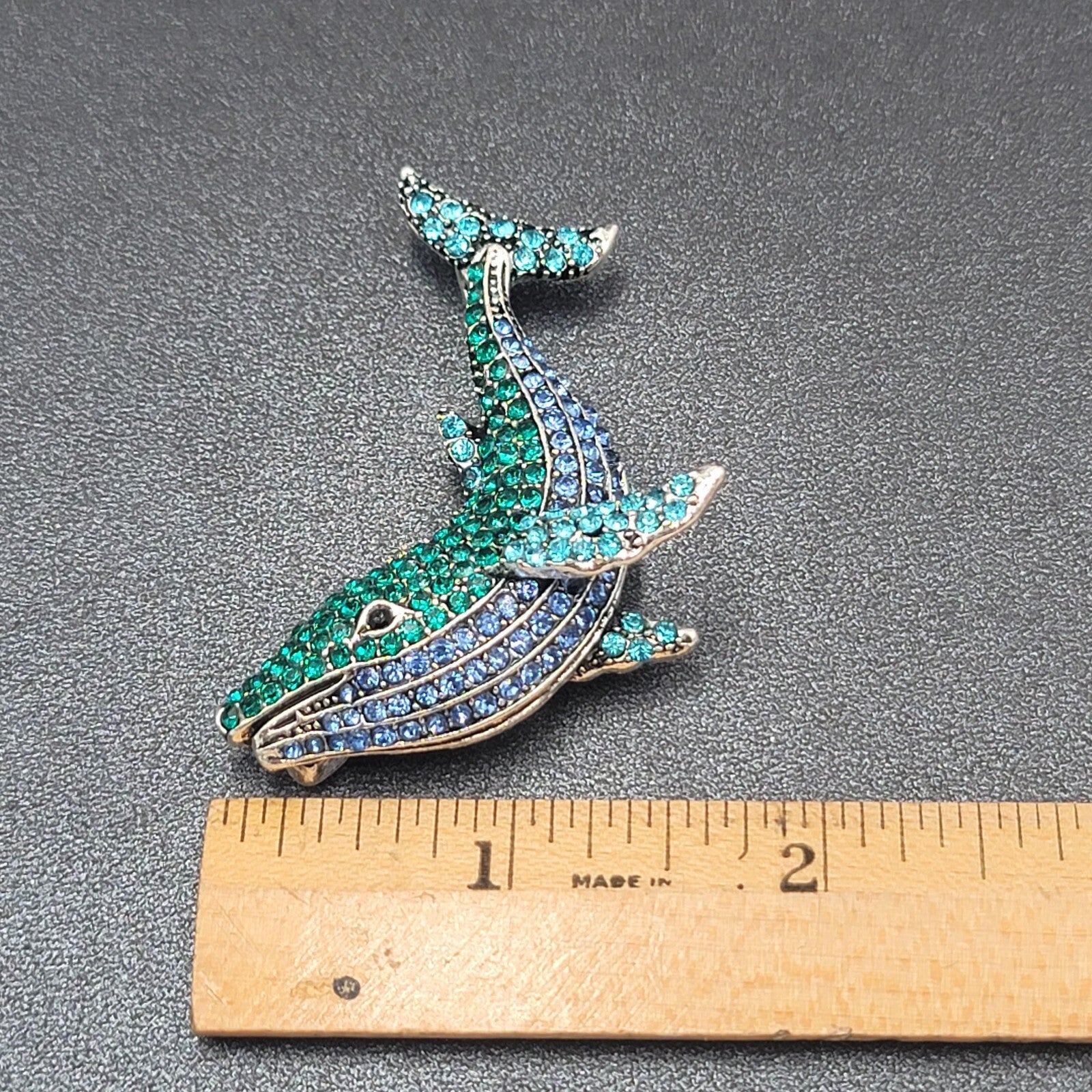 Crystal Rhinestone Brooch Blue Whale Sea life Silver tone 2"