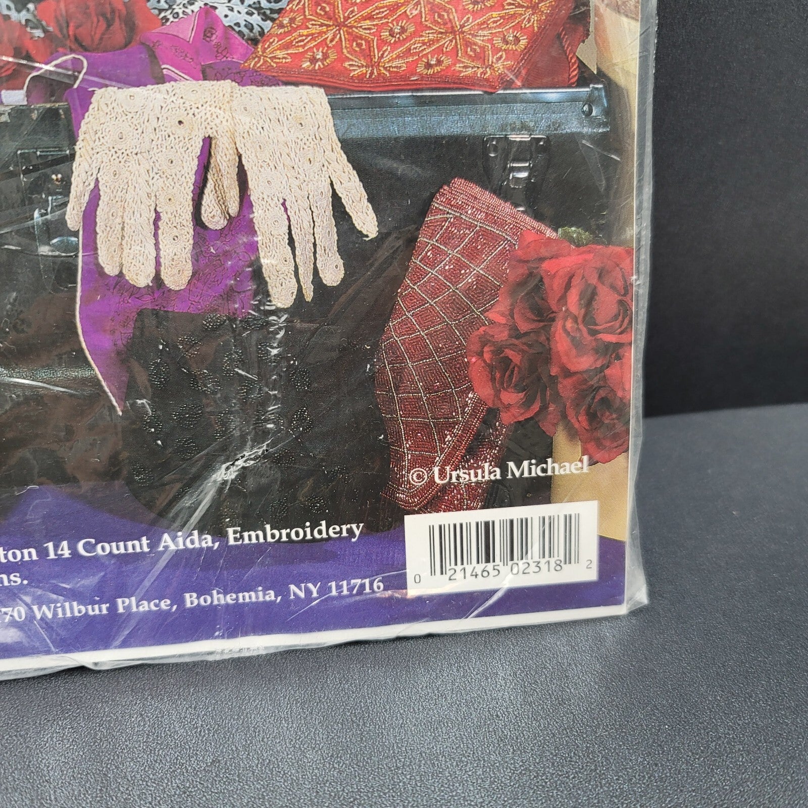 Design Works A Touch of Red Counted Cross Stitch Kit 2318 Red Hat Society NEW