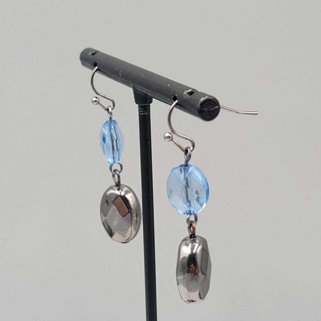 Blue Black Faceted Beads Pierced Earrings Black Metal Dangle 1.25"