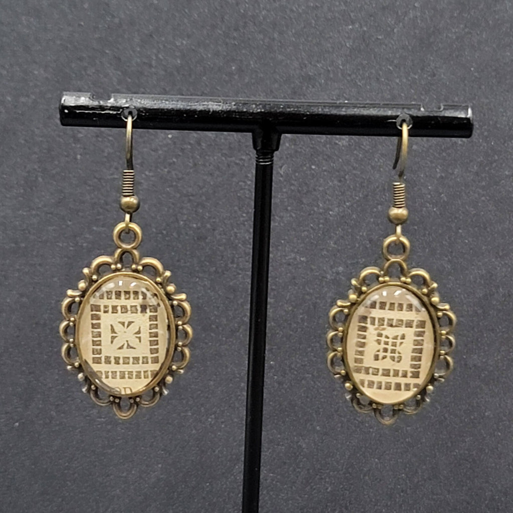 Pierced Earrings Bronze tone Glass Cabochon Vintage Quilt Patterns 1.25"