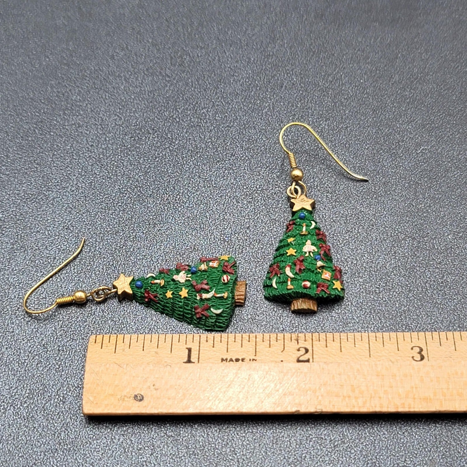 Vintage Christmas Pierced Earrings Resin Christmas Tree Dangle 1.25"