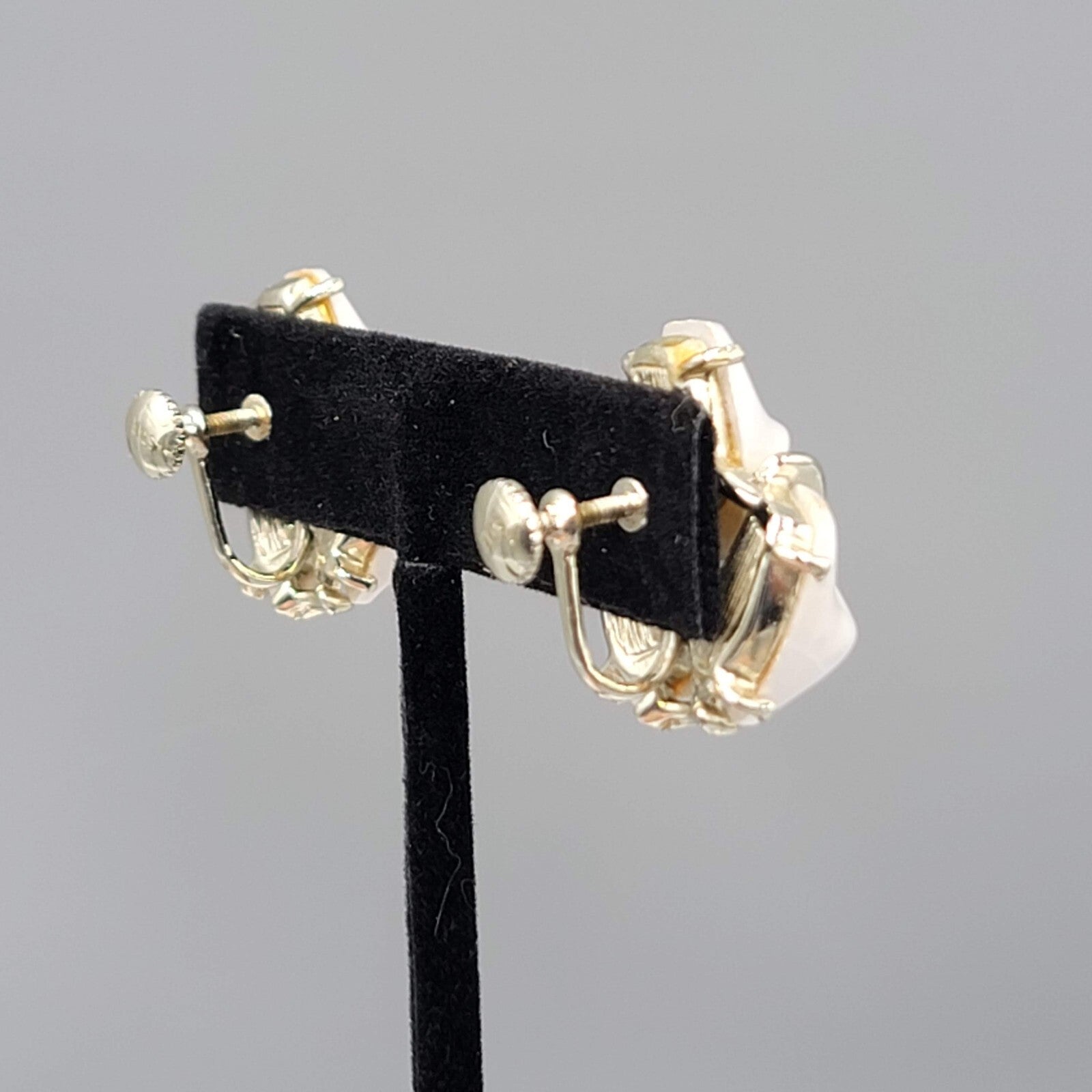 Vintage Star Clip on Earrings White Thermoset Gold tone Screw Back 1"