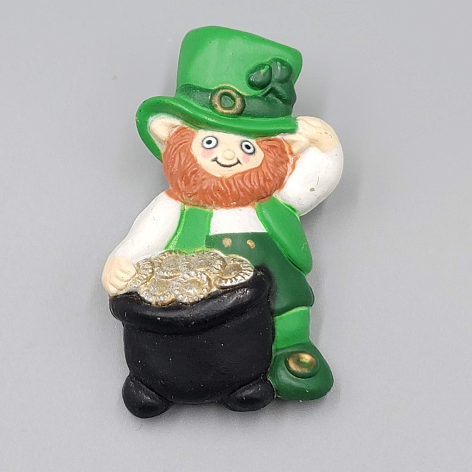 Fun World PIN St Patrick Vintage LEPRECHAUN Pot GOLD Irish 1980s Holiday Brooch