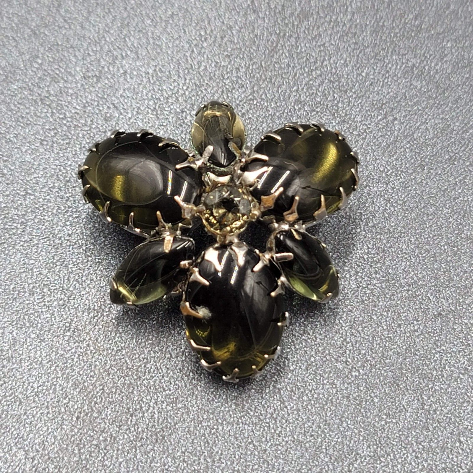 Vintage Rhinestone Brooch Green Glass Prong Set Estate Jewelry 1.5"