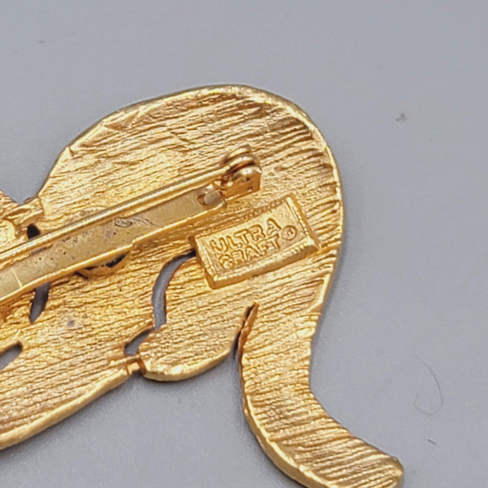 Ultra Craft Signed Cat Pin Gold Tone Brooch Vintage