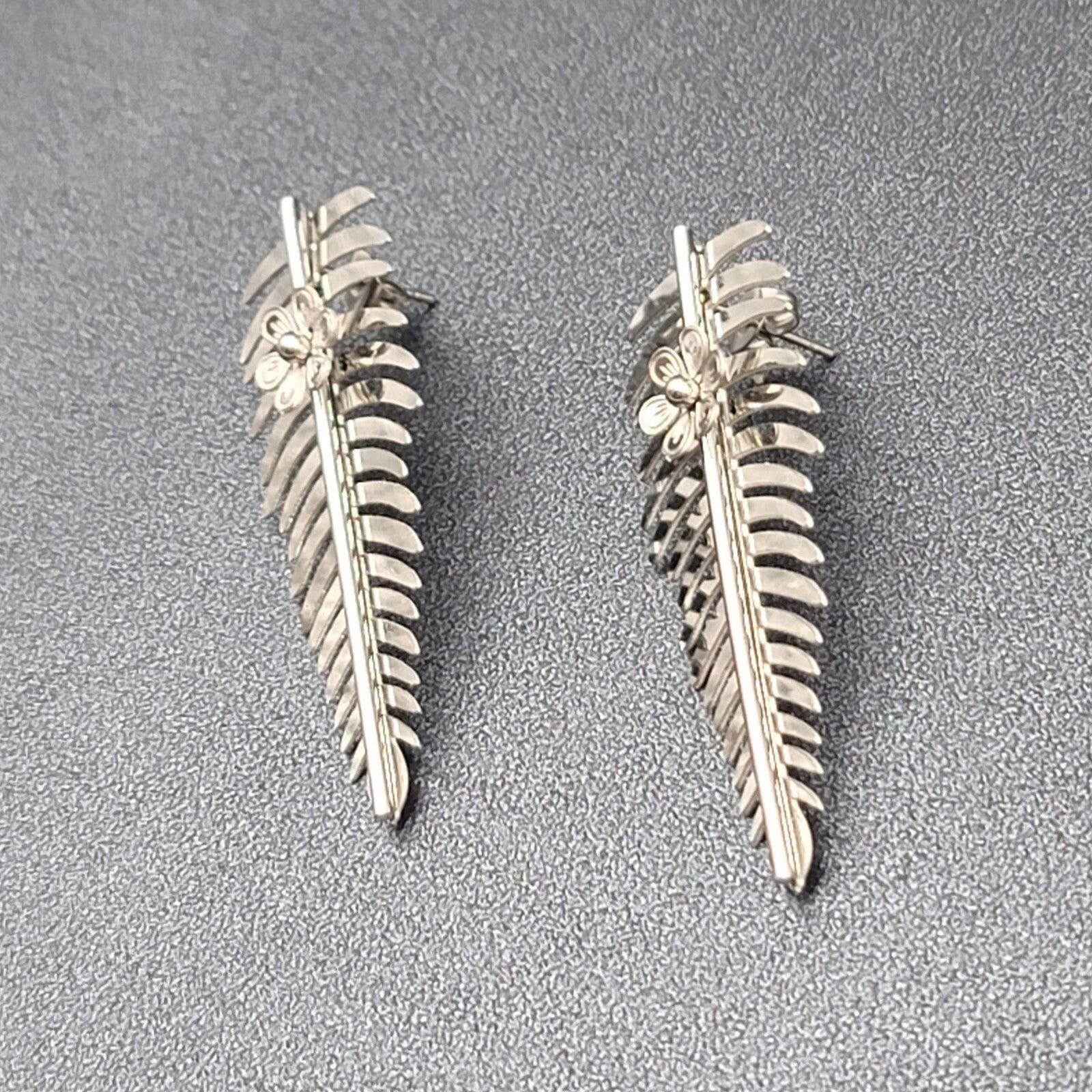 Pierced Earrings Long Silver tone Leaf Flower Drop 2"