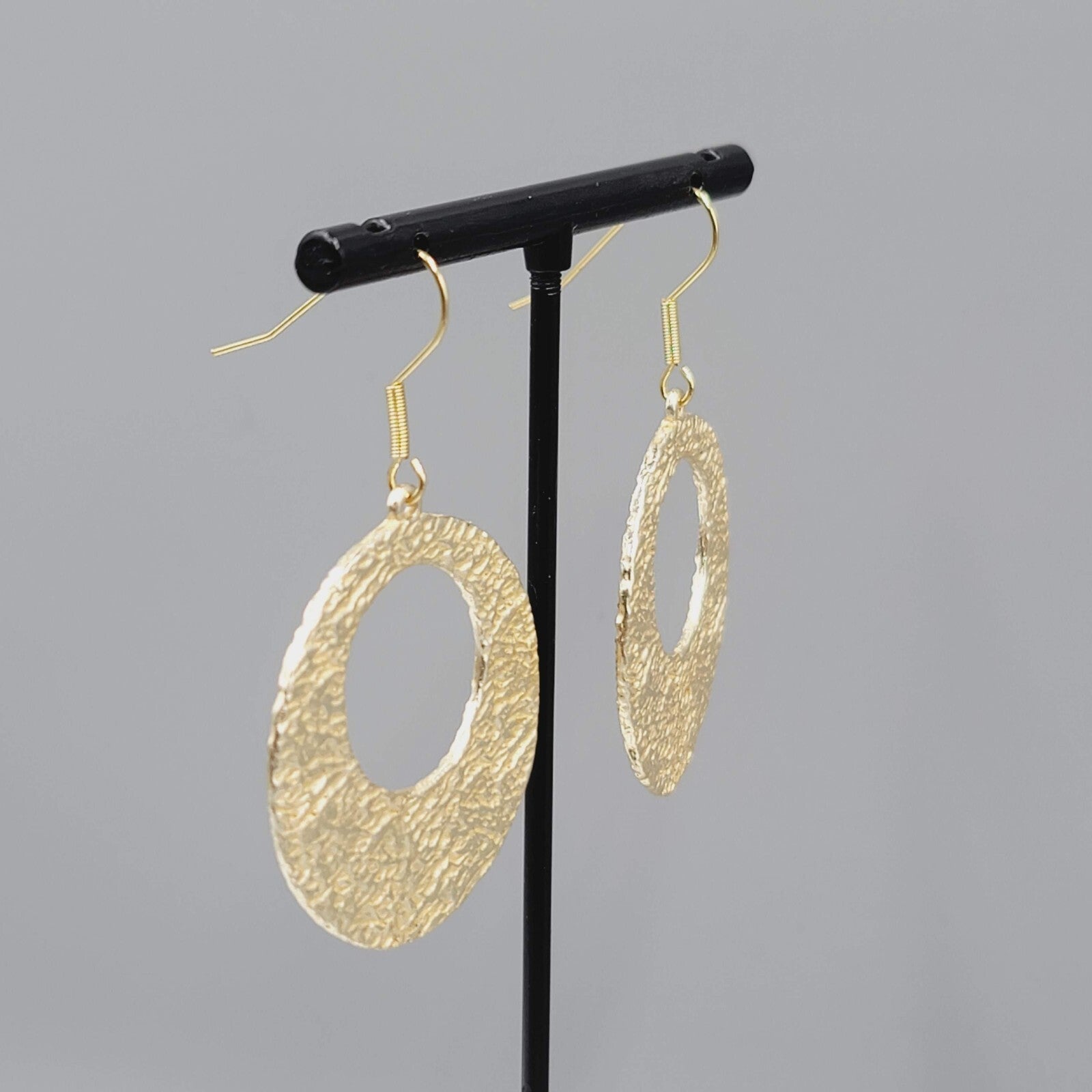 Pierced Earrings Gold tone Hoops Dangle Nugget Embossed Design 1.5"