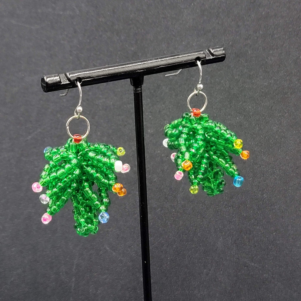 Vintage Pierced Earrings Seed Bead Christmas Palm Trees Dangle  1.25"