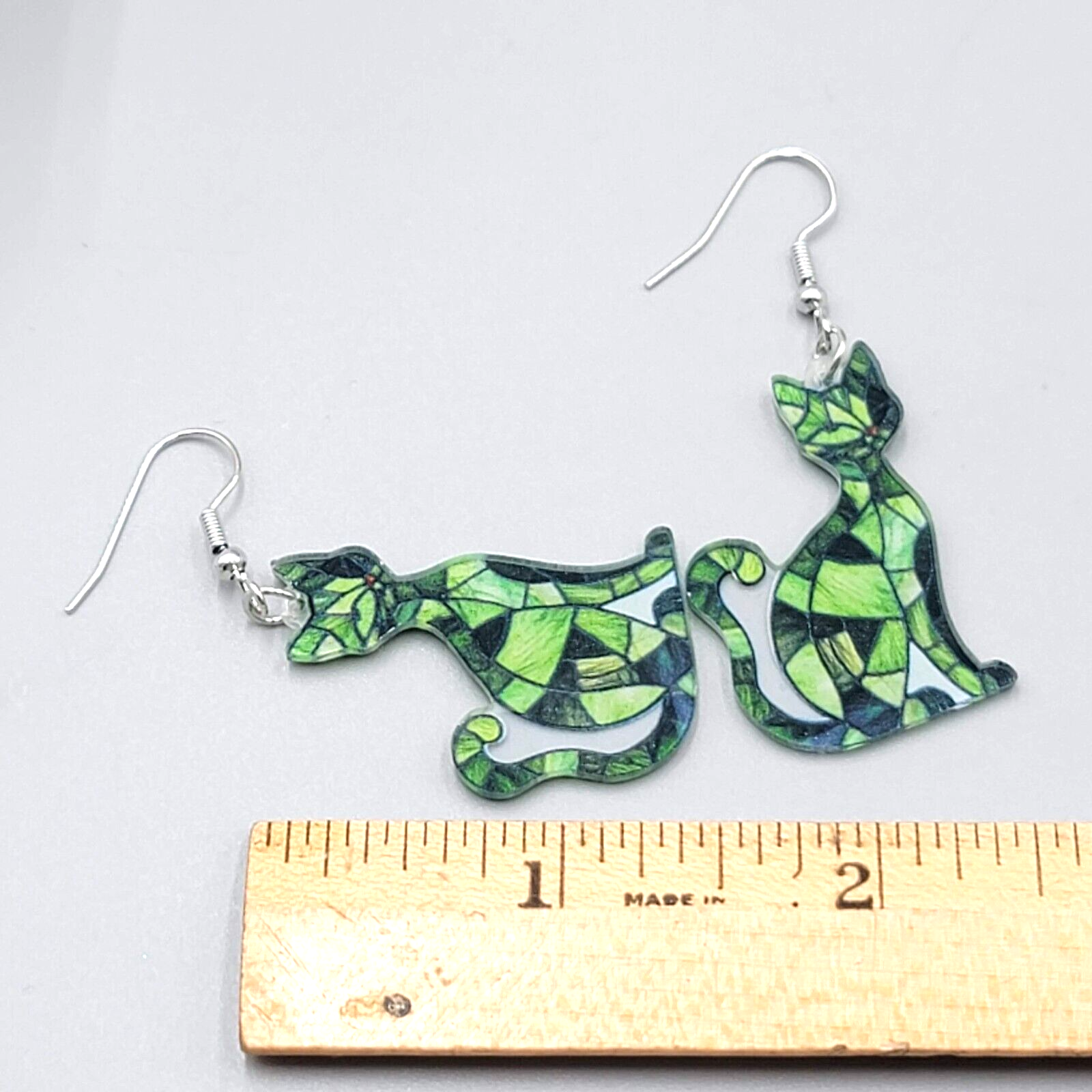 Green Kitty Cat Pierced Earrings Acrylic Mosaic Pattern Dangle 1.5"