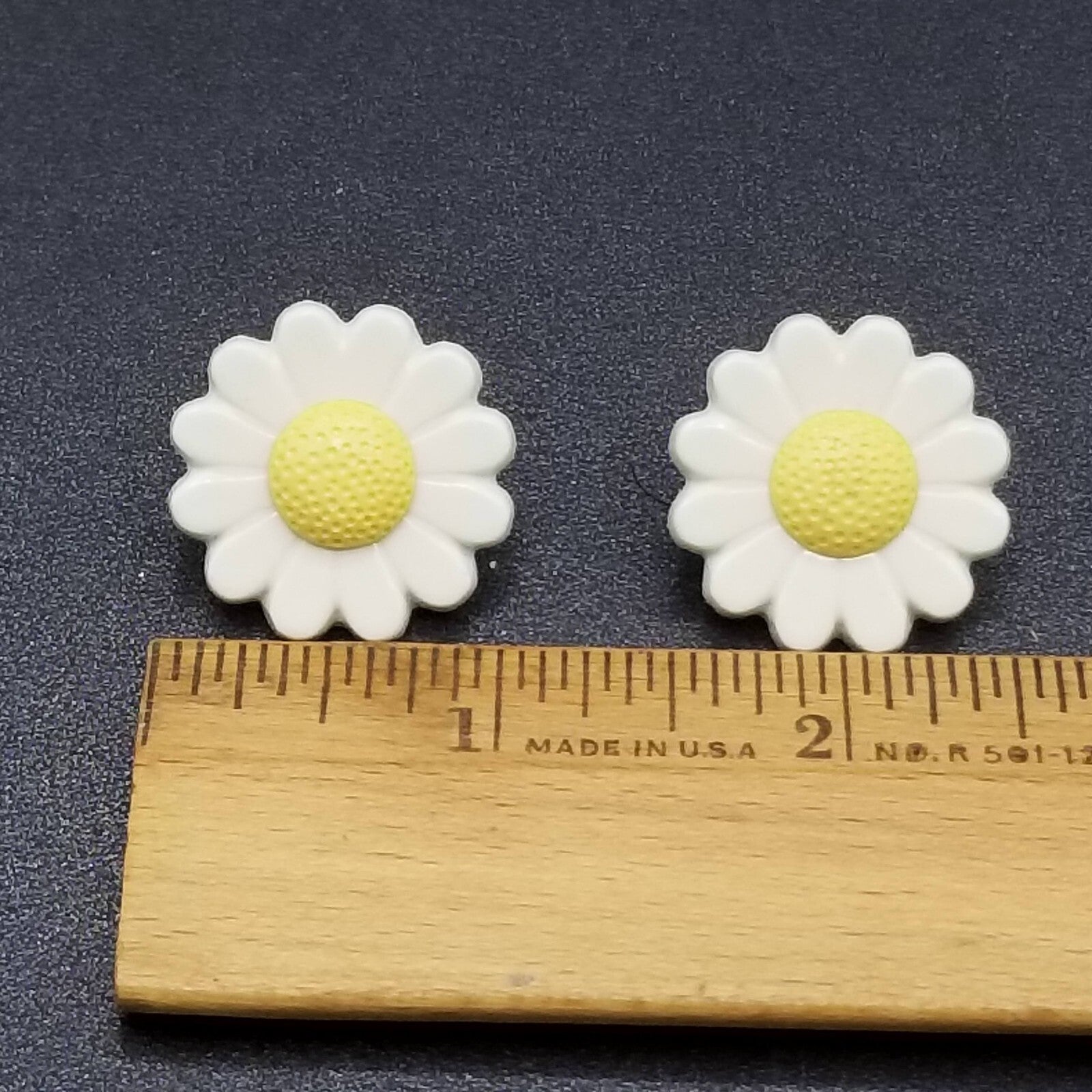 Pierced Earrings Acrylic White Flower Statement Stud 1"
