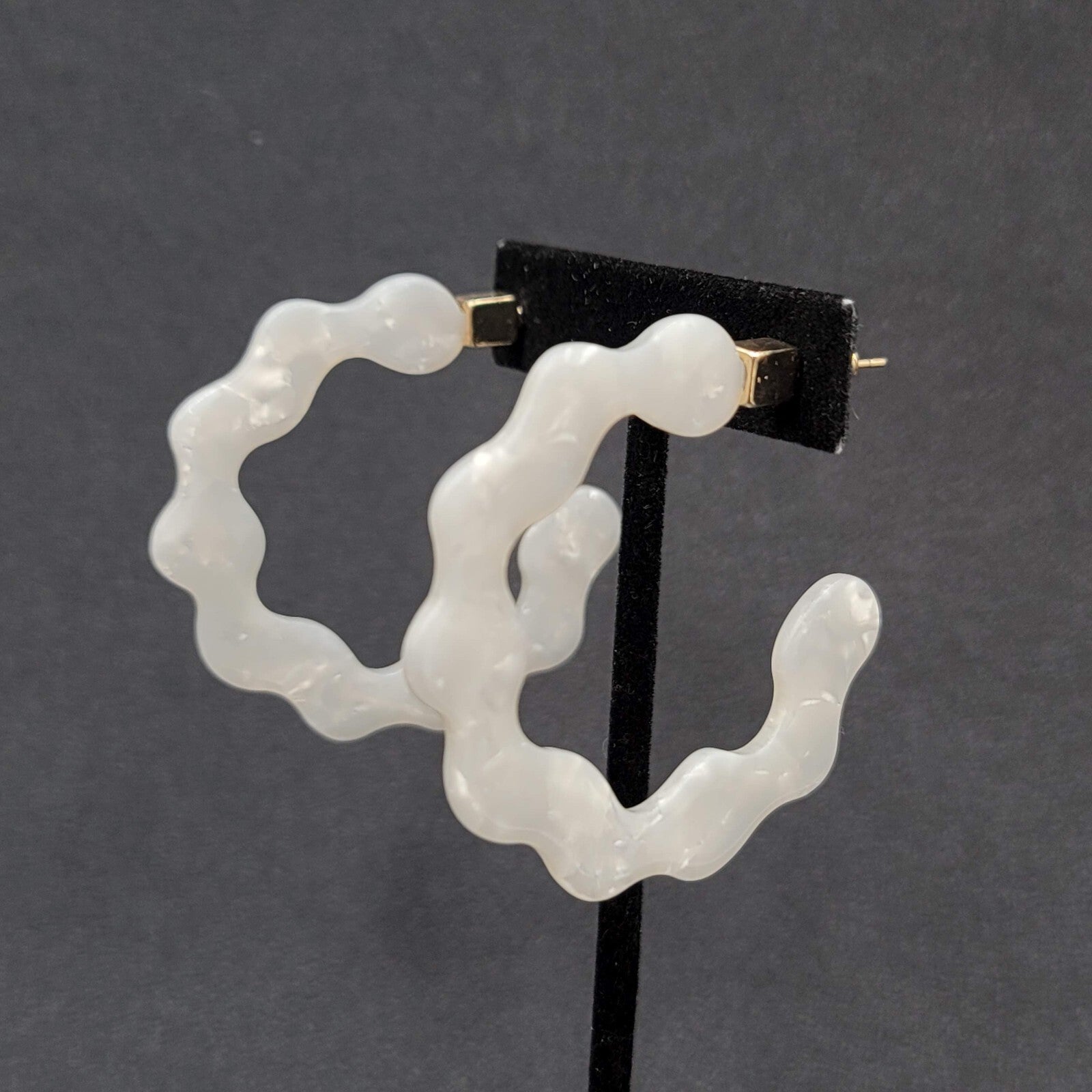 Pierced Earrings Pearloid White Resin Wavy Hoops 2"