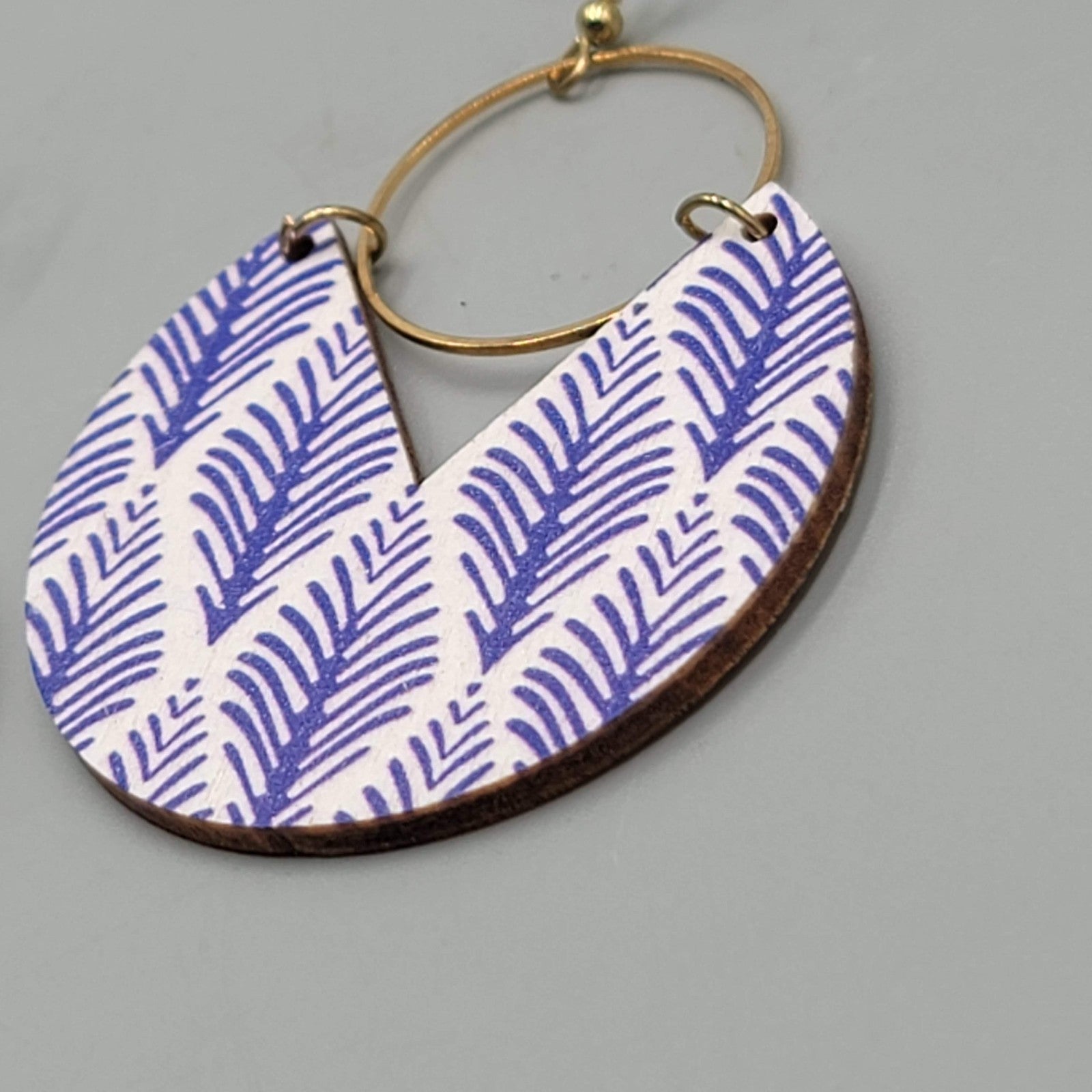 Purple Design Wood Statement Pierced Earrings Gold tone Dangle 2.25"