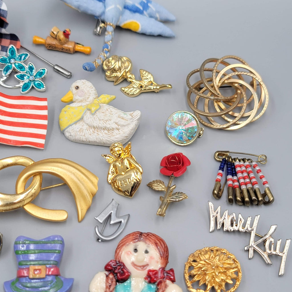 Vtg Brooch Pin Lot of 57 Mixed Types WITH ISSUES! BROKEN Missing stones Craft Lo
