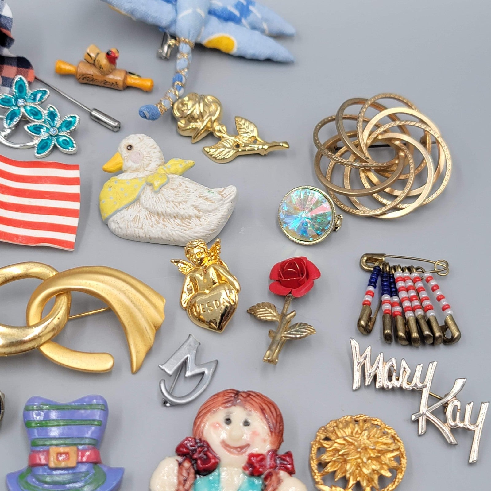Vtg Brooch Pin Lot of 57 Mixed Types WITH ISSUES! BROKEN Missing stones Craft Lo
