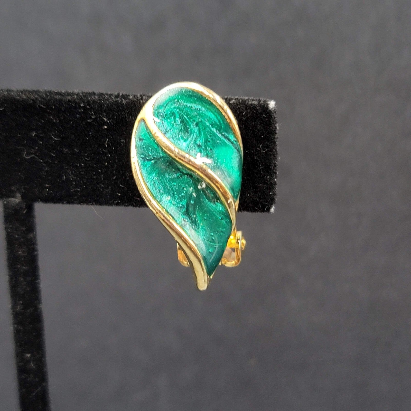Vintage Clip on Earrings Gold tone Emerald Green Swirl Enamel Climbers 1"