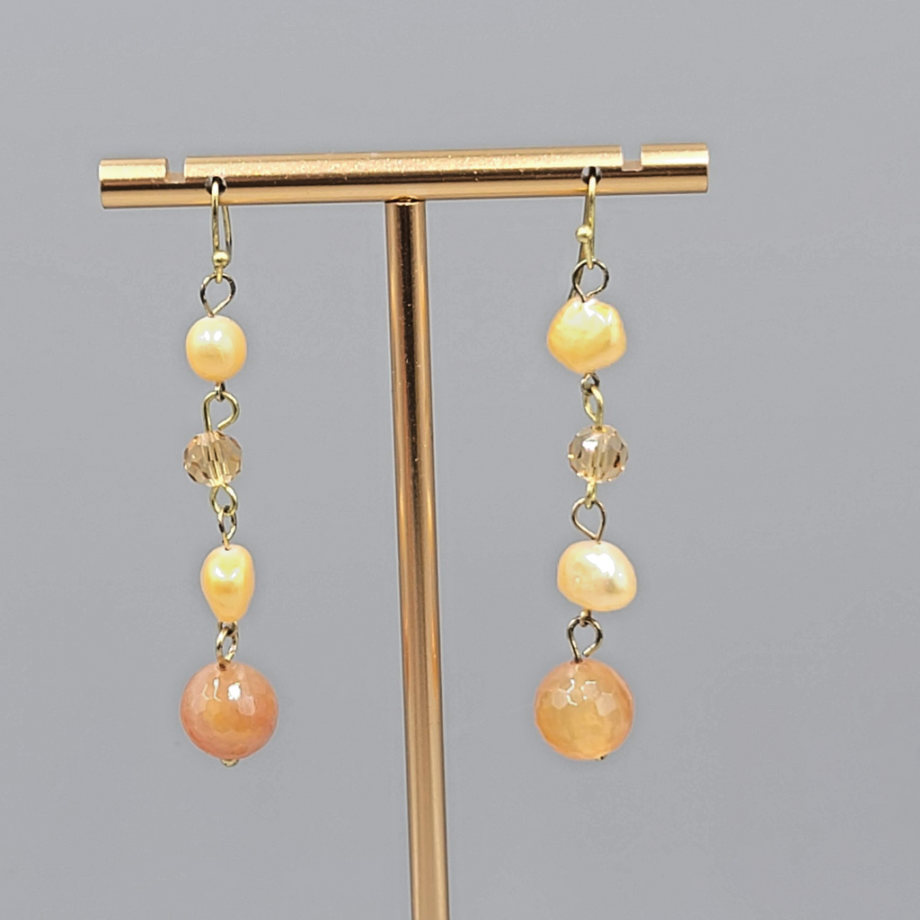 Agate and Pearl Pierced Earrings Gold tone Dangle 2 in