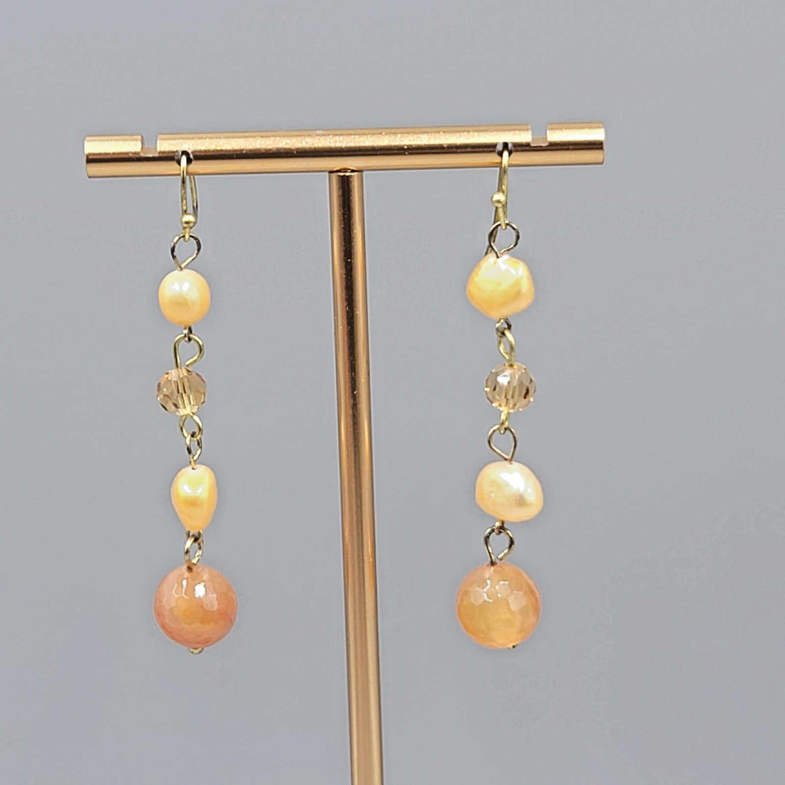 Agate and Pearl Pierced Earrings Gold tone Dangle 2 in