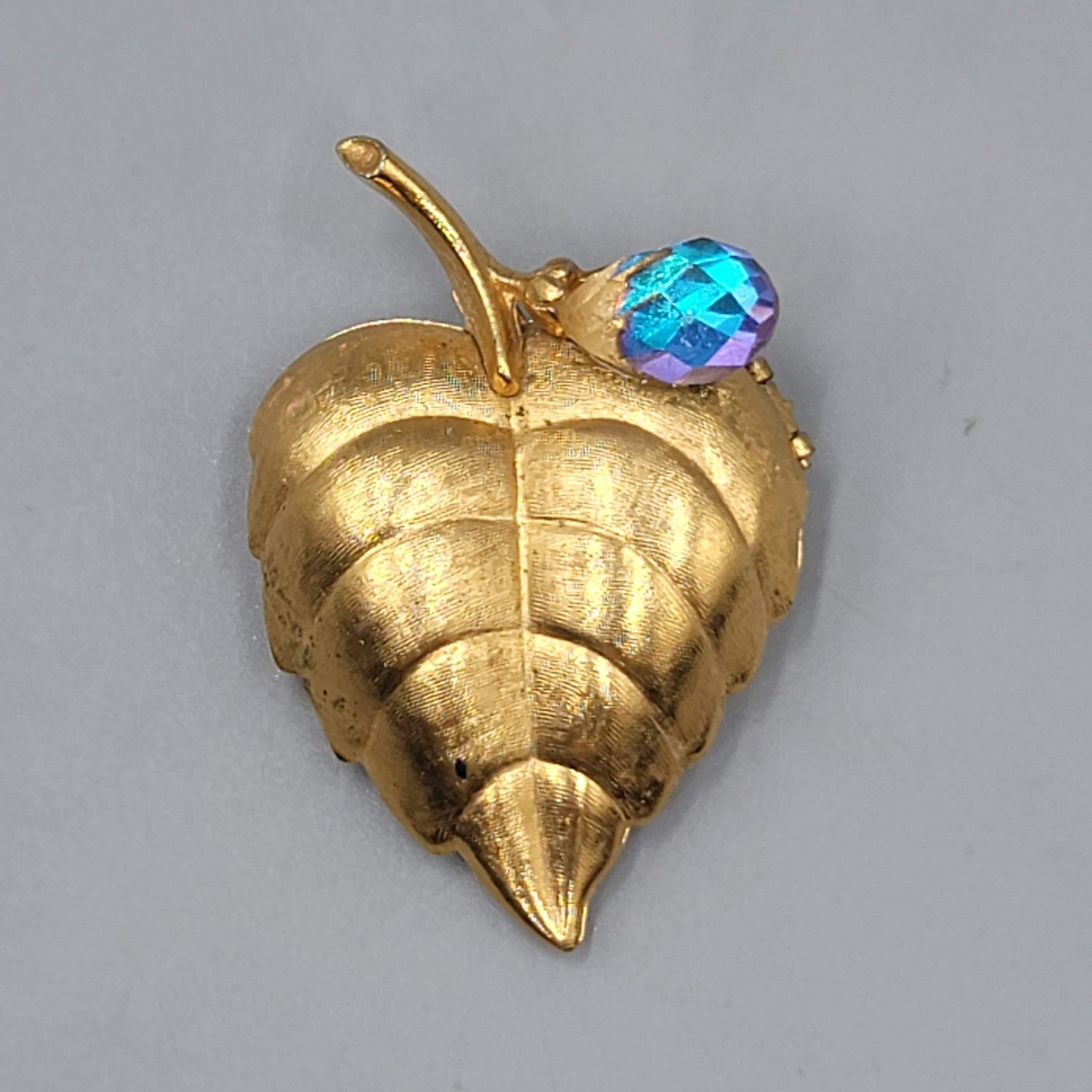Vintage Signed Avon Gold Tone AB Faceted Teardrop Leaf Brooch Perfume Locket