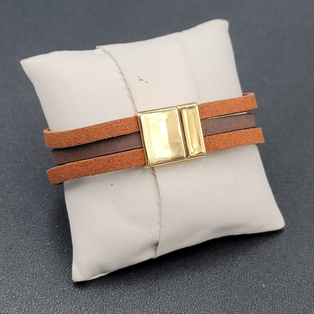 Leather Bracelet Gold tone Circle Magnet Closure Unsigned   7"