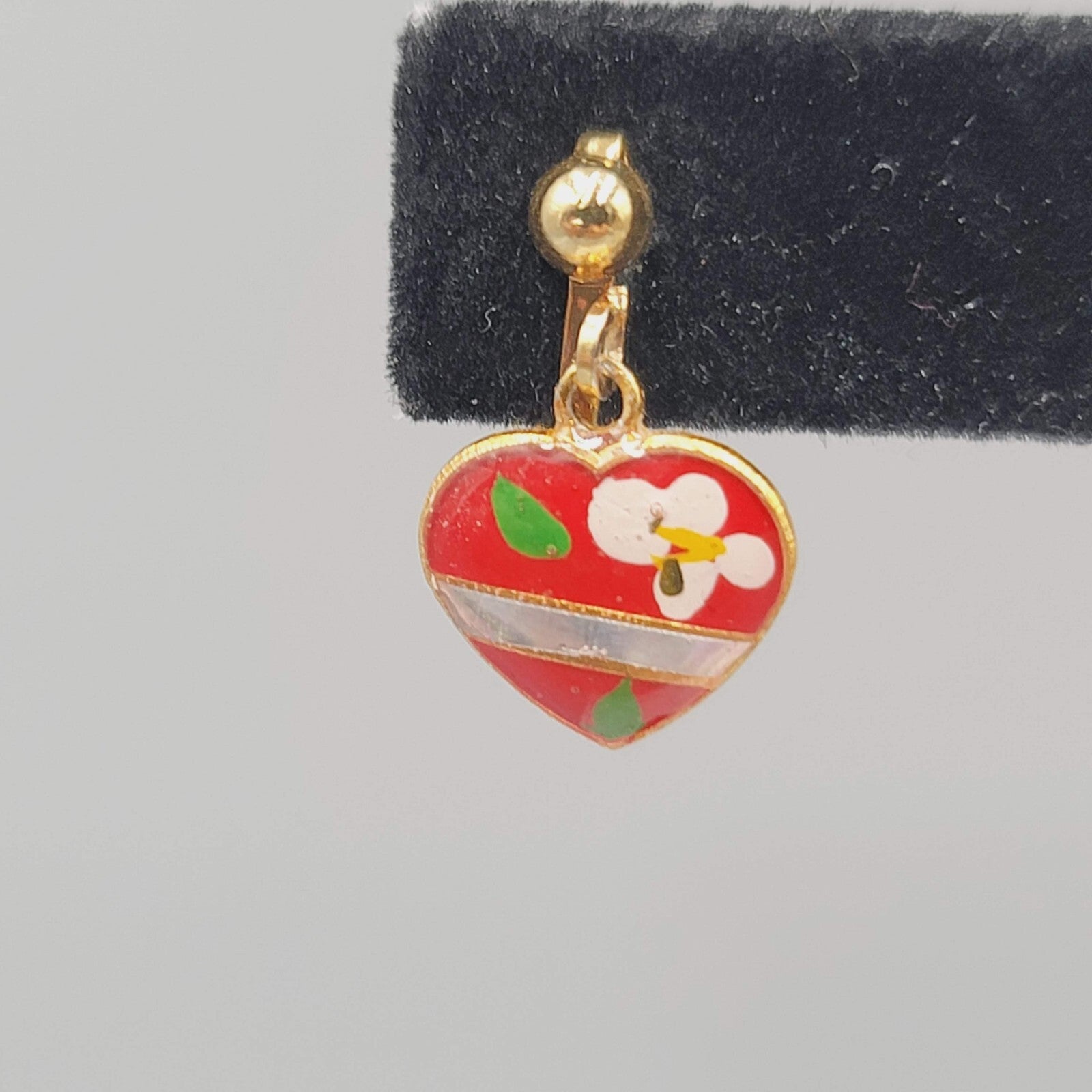 Vintage Red Heart Dangle Clip on Earrings Gold tone Flower 1/2"