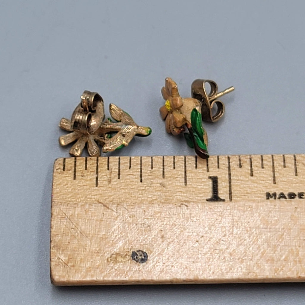 Vintage Enamel Daisy Flower Pierced Earrings Studs 1/2"