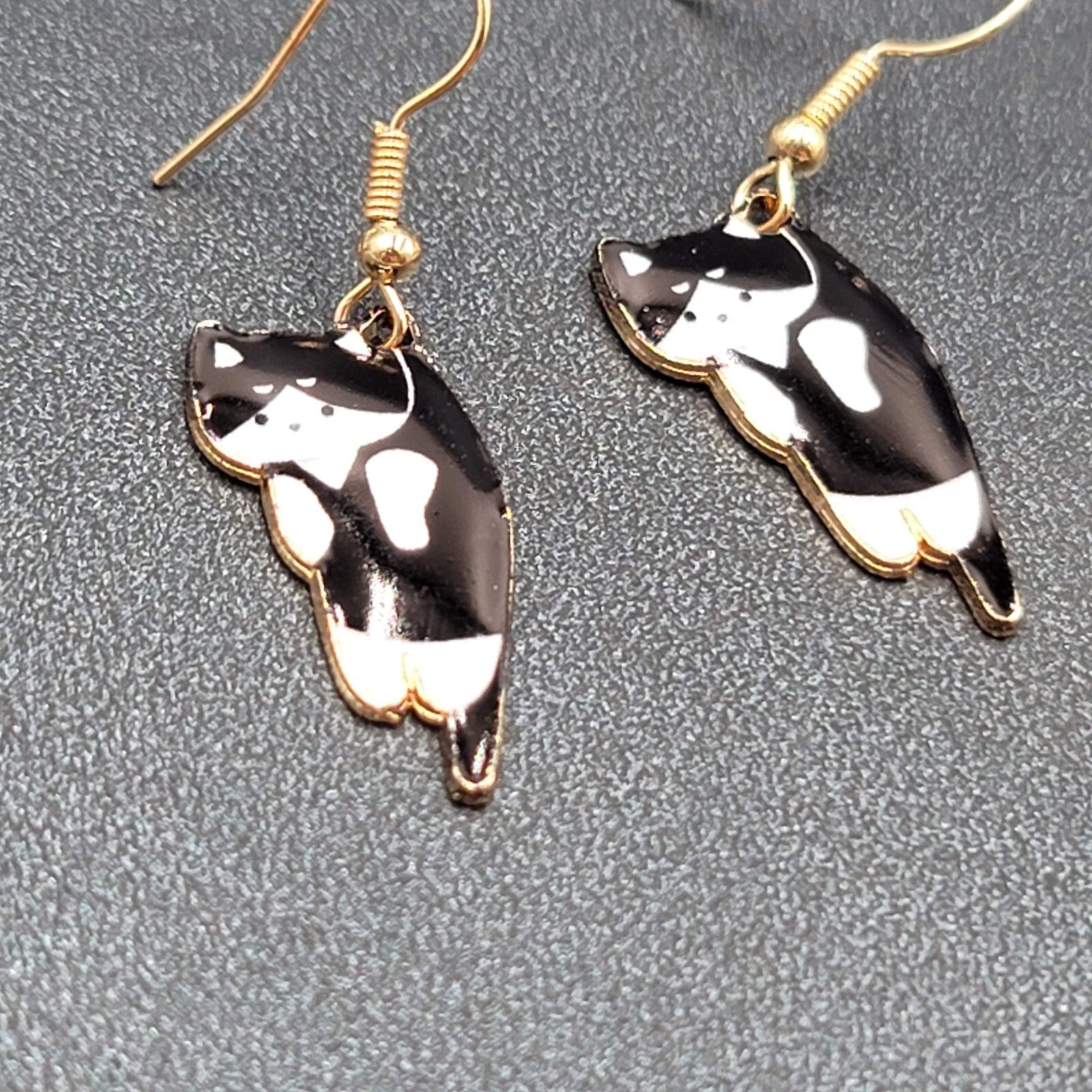 Kitty Cat Pierced Earrings Gold tone Black White Tuxedo Kitten Hanging Dangle 1"