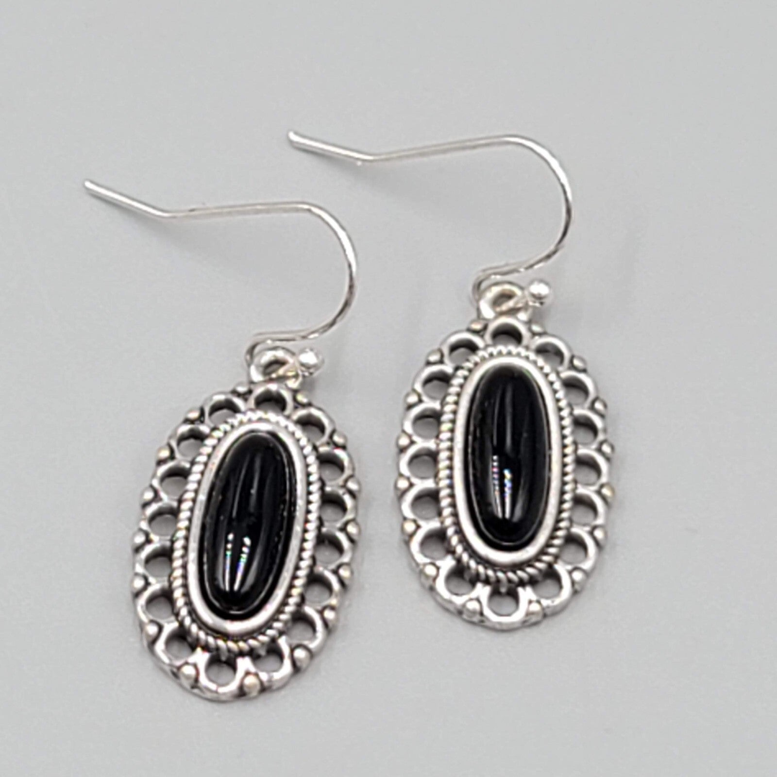 Silver tone Dangle Pierced Earrings Black Cabochon Dangle 7/8"
