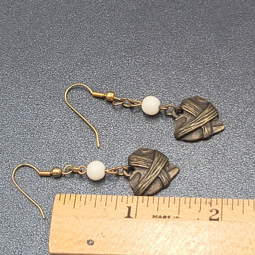 Pierced Earrings Gold tone Metal Heart White Bead Dangle 1.5"