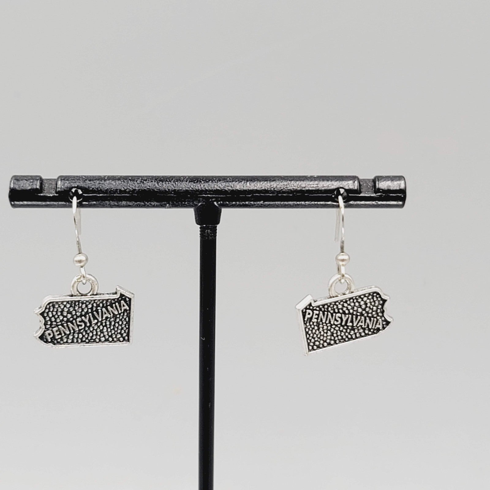 State of Pennsylvania Pierced Earrings Silver tone Dangle 3/8"