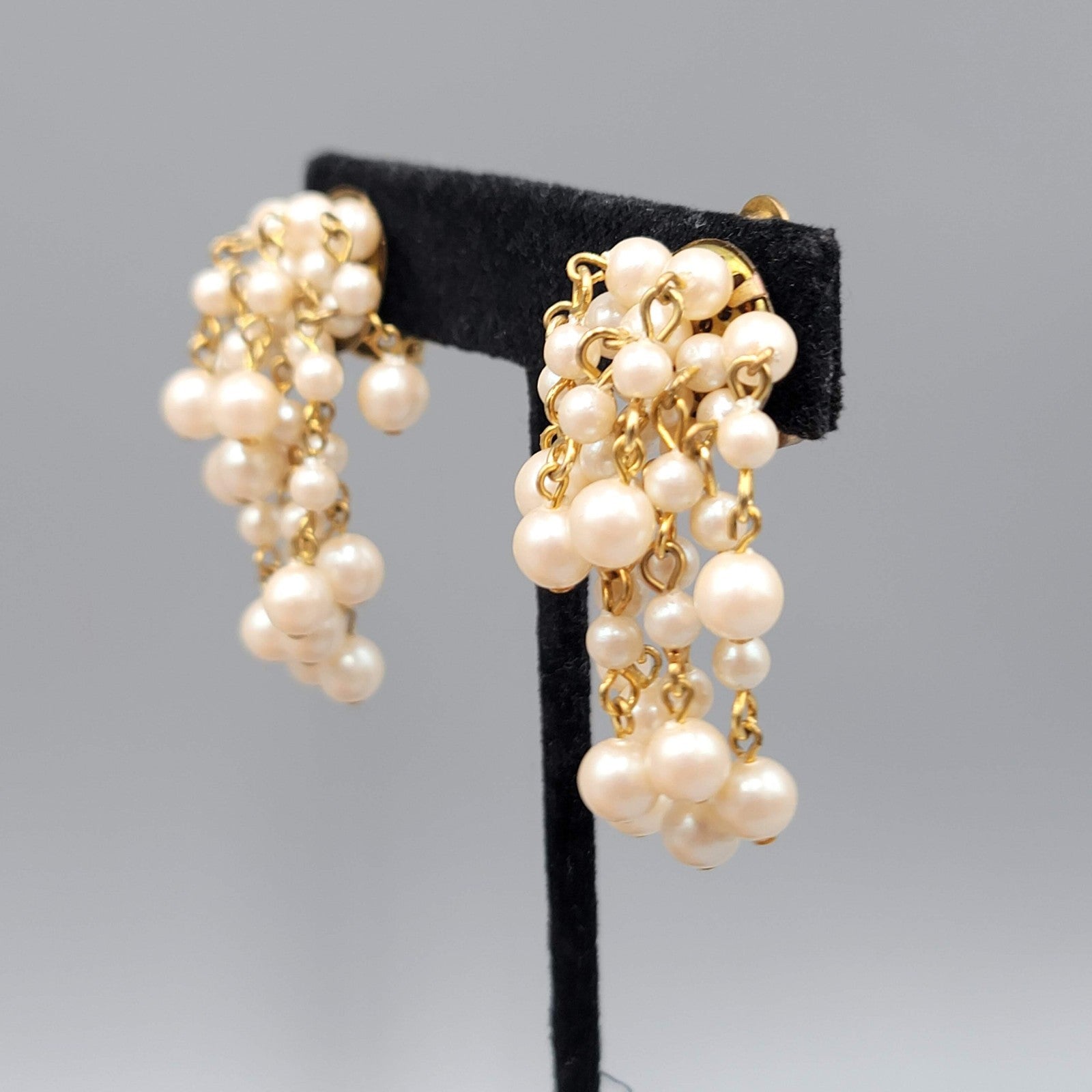 Vintage White Bead Cluster Waterfall Clip on Earrings Gold tone Dangle 1.75 in
