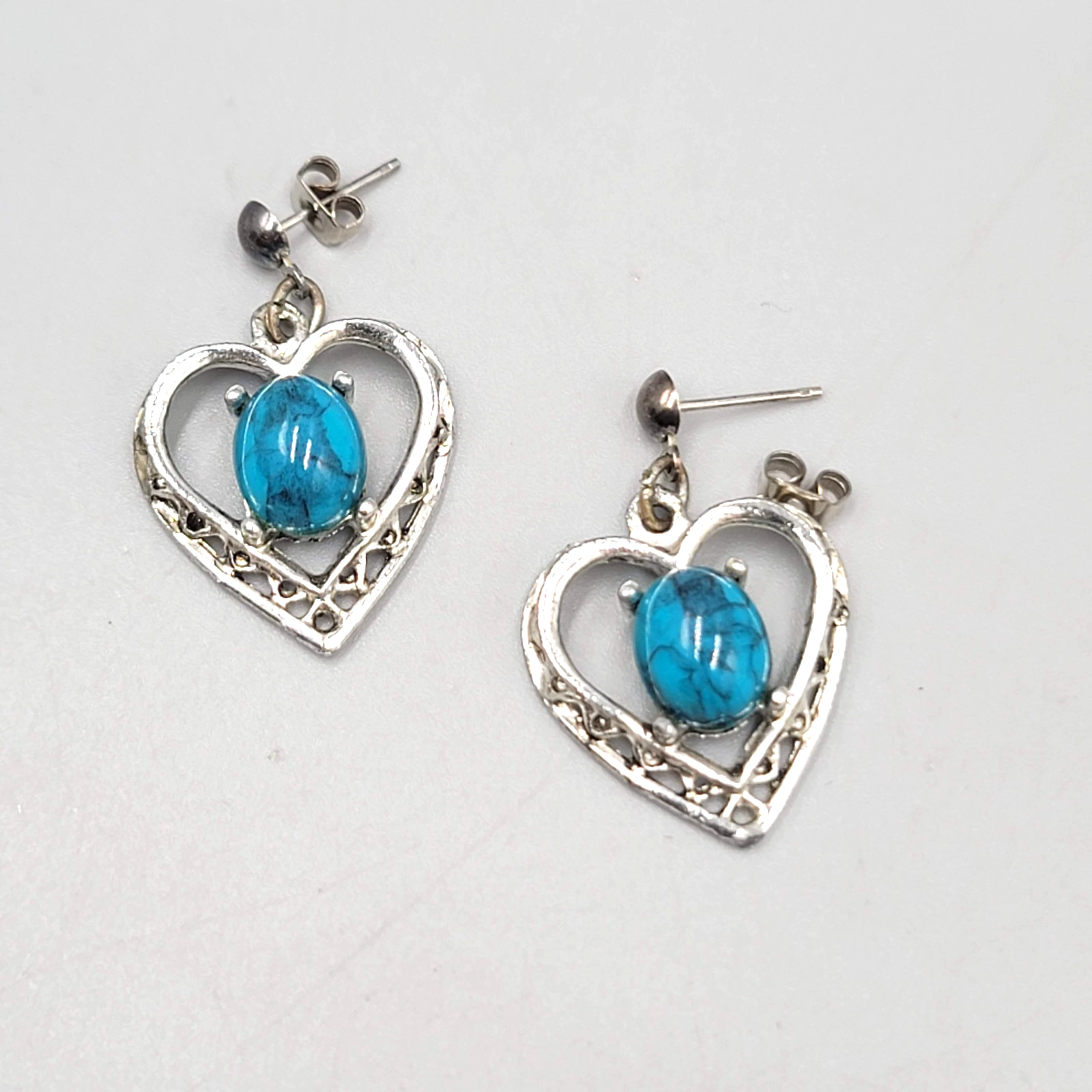Vintage Heart Faux Turquoise Pierced Earrings Silver tone Dangle  3/4"