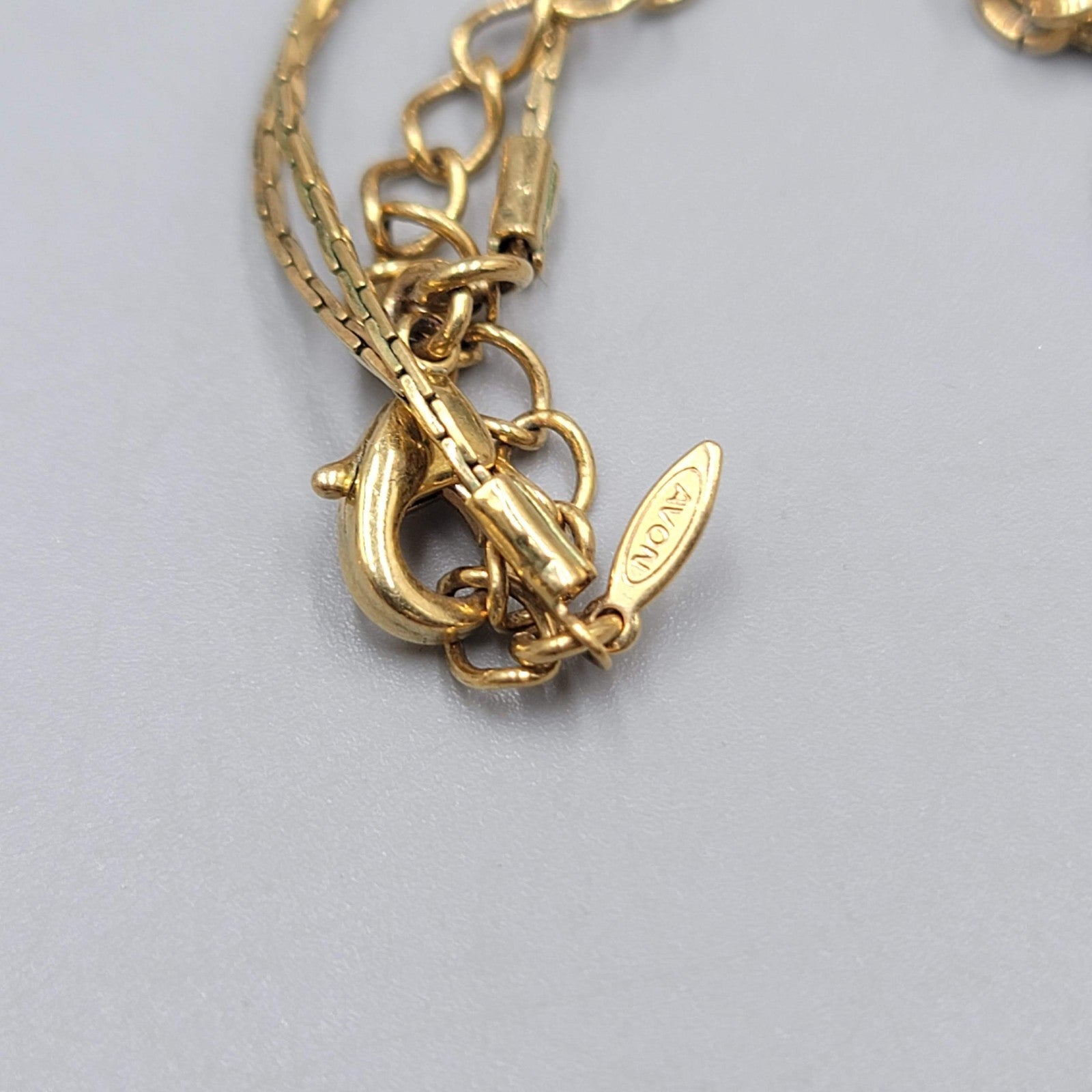 Avon Pink Cats Eye Necklace Rhinestone Gold tone Statement Pretty ~ 16"-18"