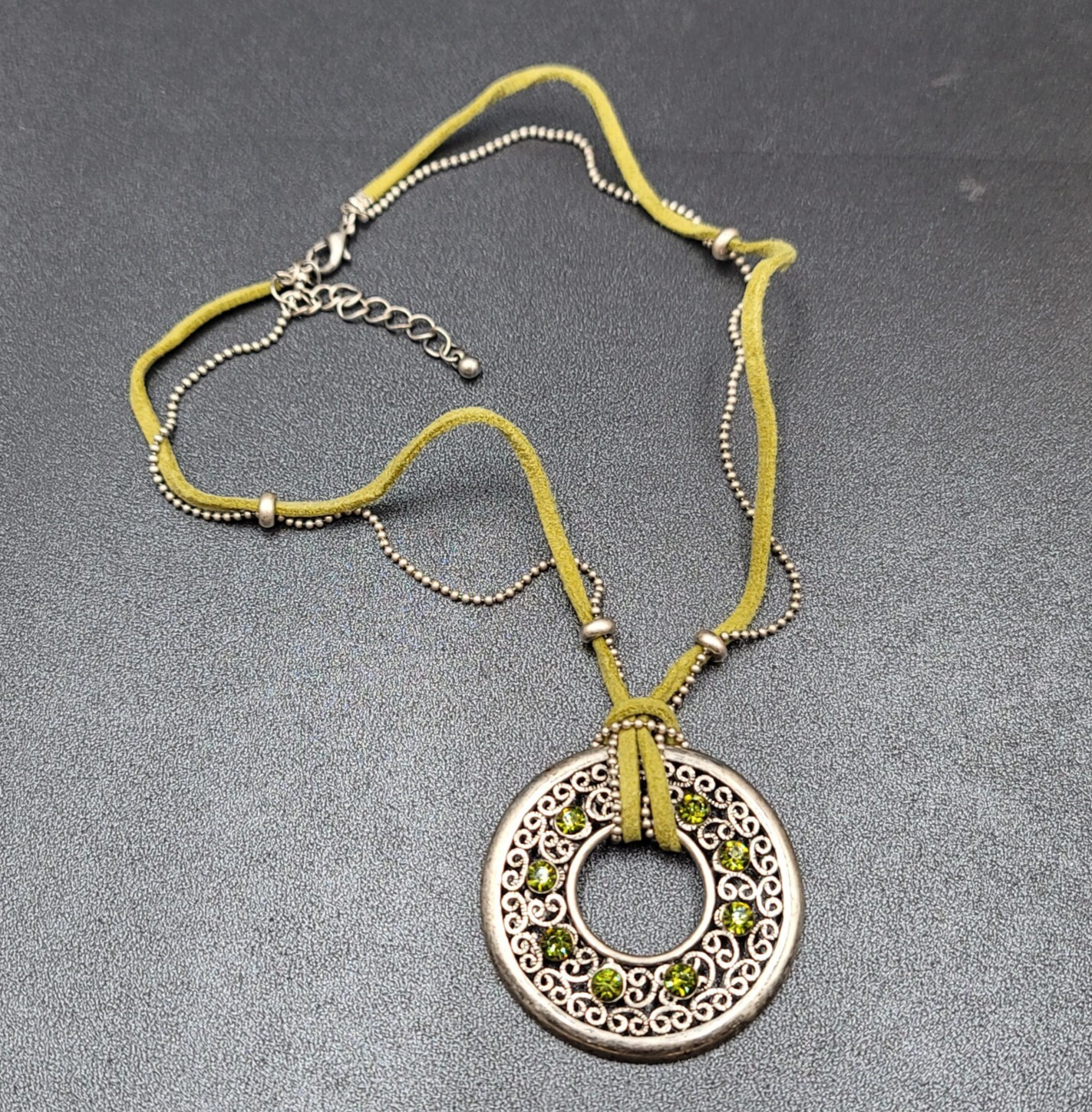 Green Necklace Silver tone Felt Rhinestone Circle Pendant  16"-18"