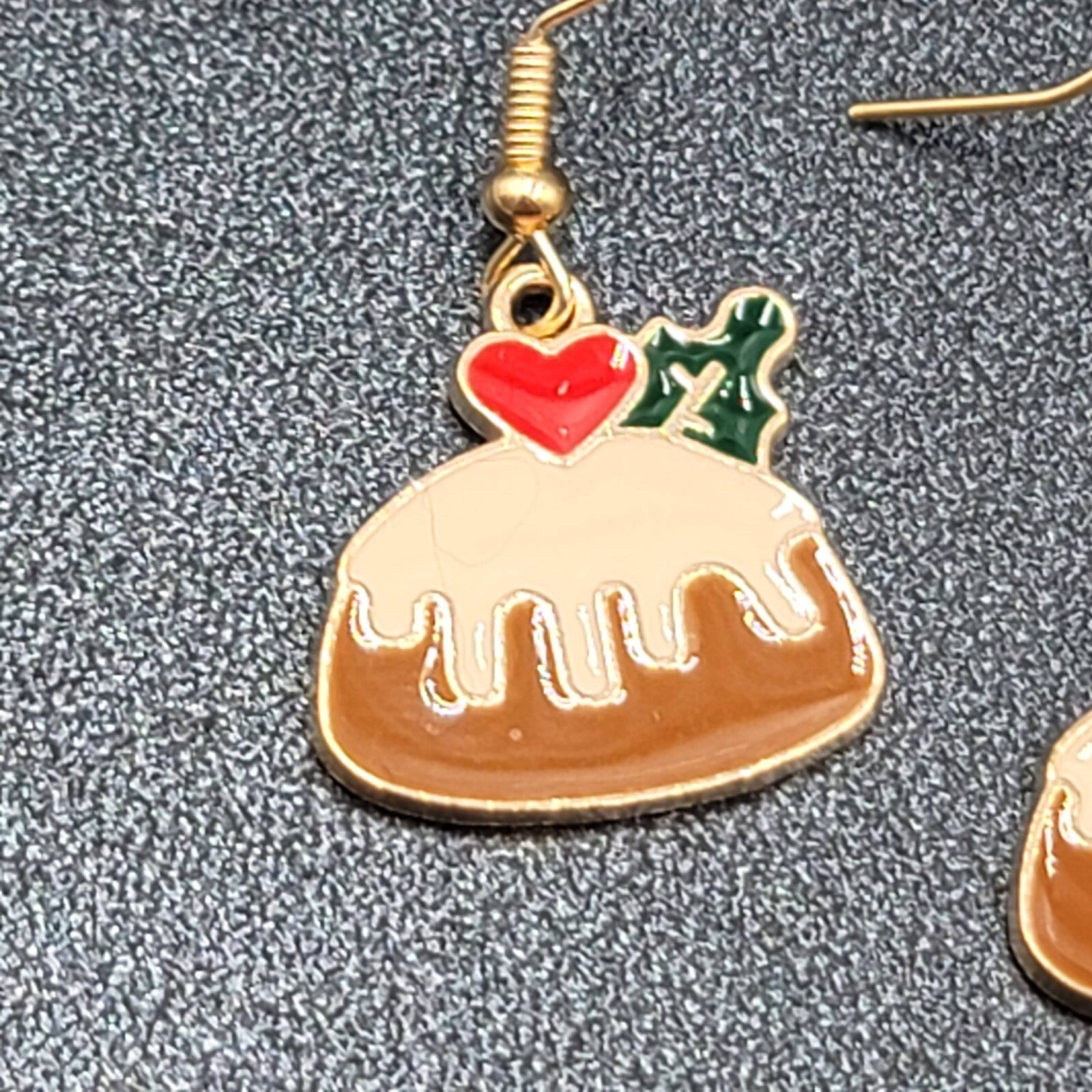 Bundt Cake Pierced Earrings Gold tone Dangle Enamel Sweet Treat 3/4"