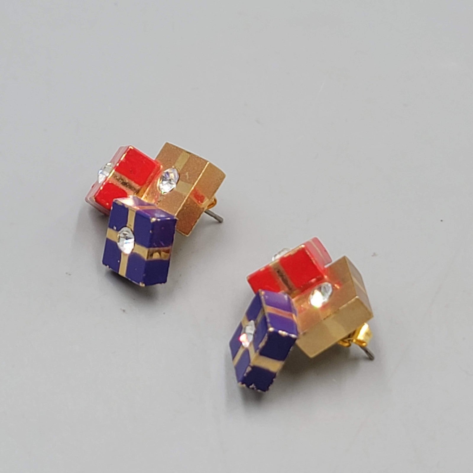 Christmas Presents Pierced Earrings Red Blue Gold tone 7/8"