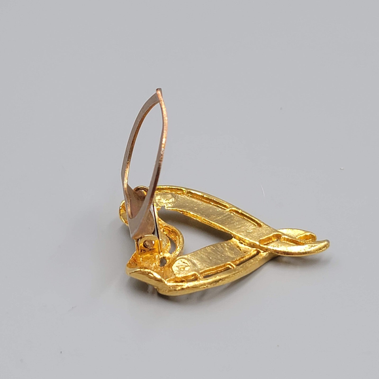 Vintage Open Heart Scarf Clip Gold tone Estate Jewelry 1.75"
