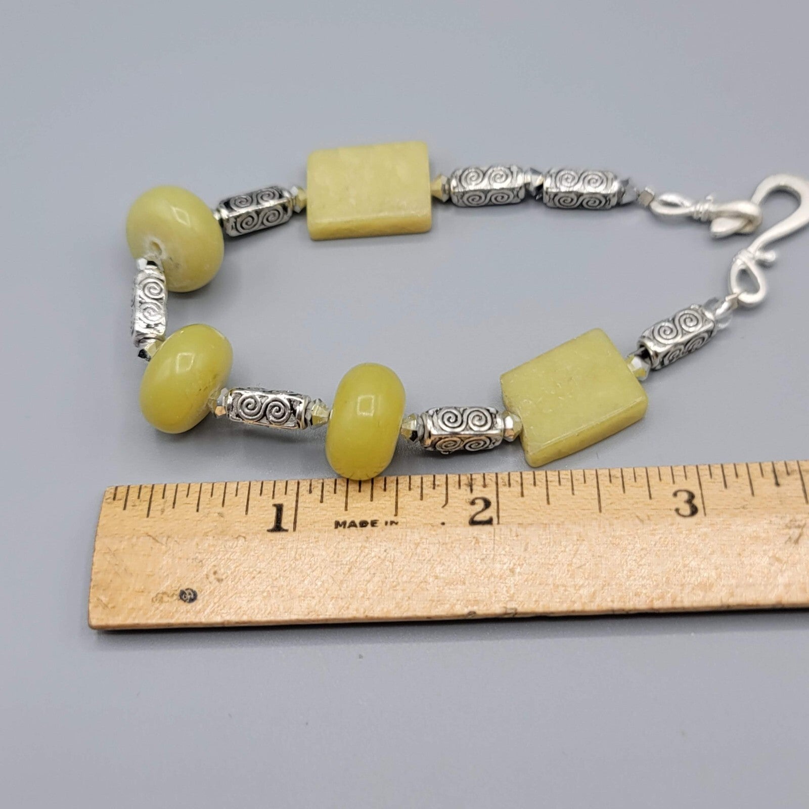 Chunky Yellow Stone Bead Bracelet Silver tone Artisan Jewelry 7.5"