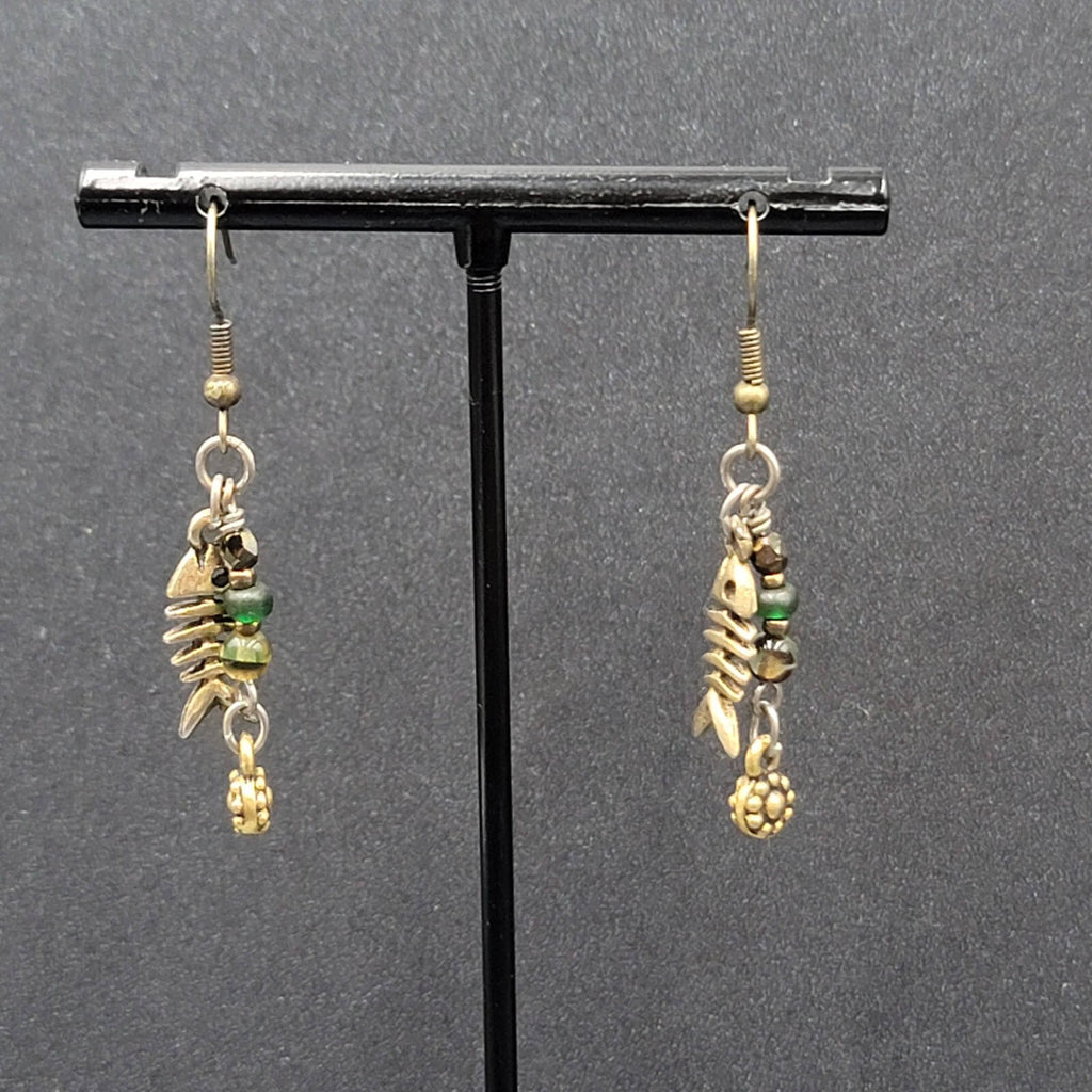 Vintage Pierced Earrings Gold tone Fish Beaded Dangle 1.25"